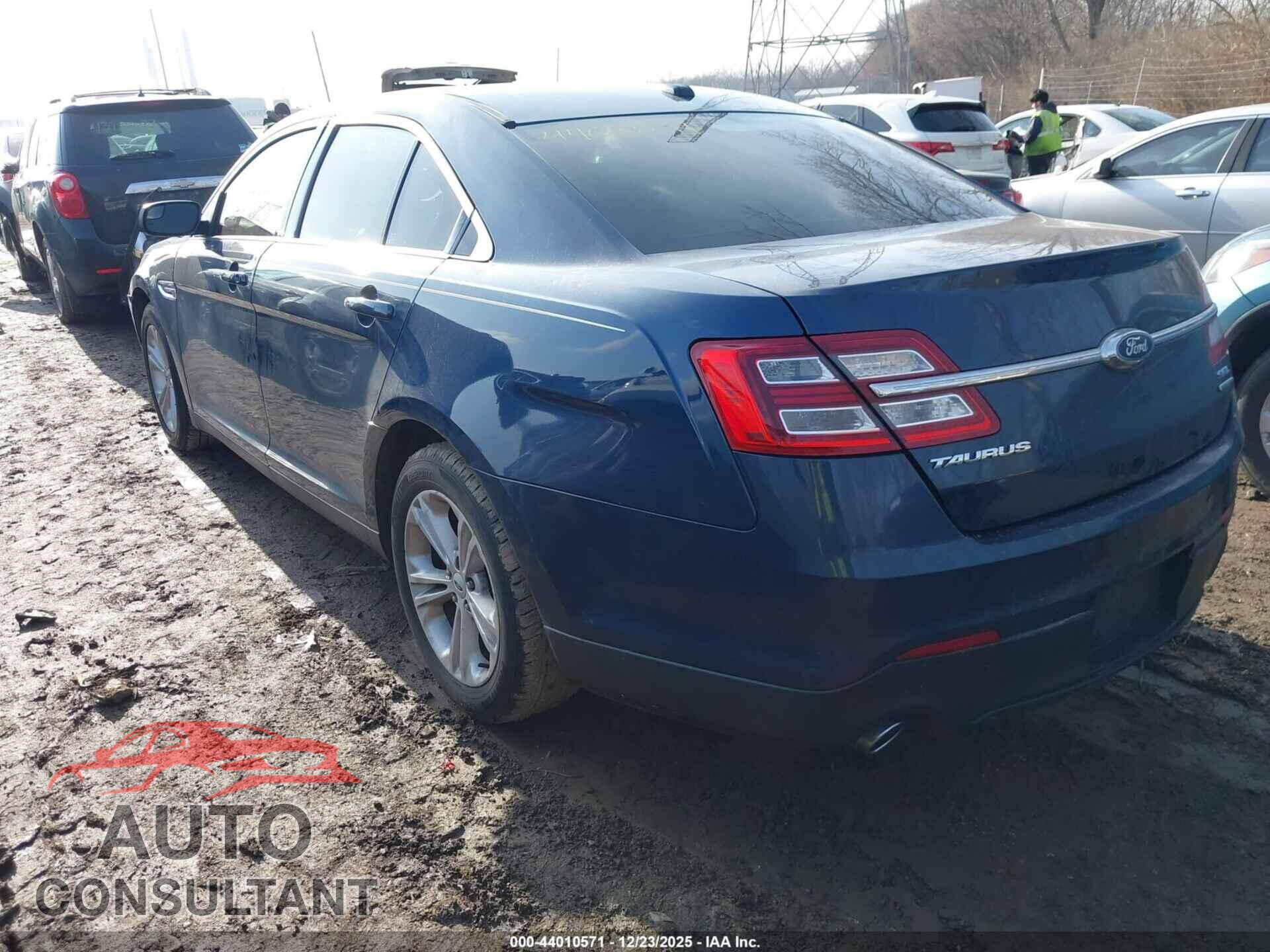 FORD TAURUS 2017 - 1FAHP2E85HG135010
