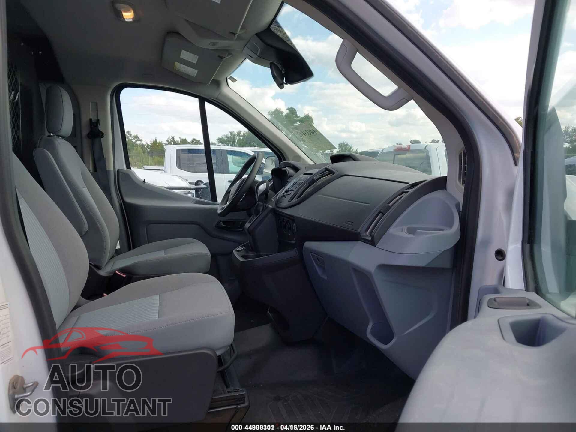 FORD TRANSIT-150 2018 - 1FTYE1YM0JKB42405