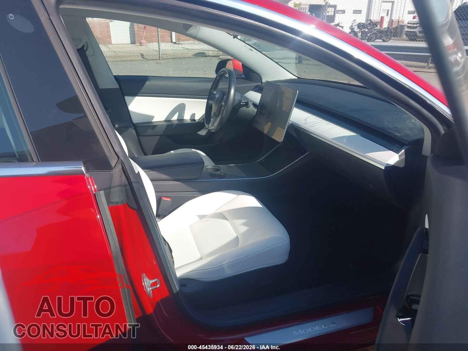 TESLA MODEL 3 2019 - 5YJ3E1EB6KF406884