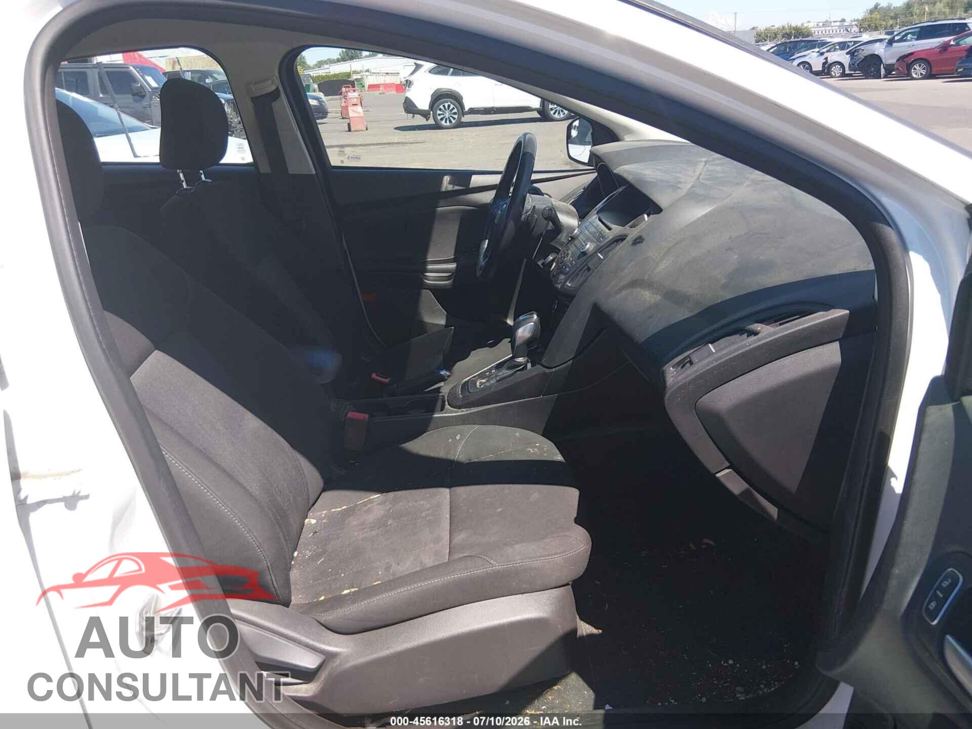 FORD FOCUS 2015 - 1FADP3F26FL368915