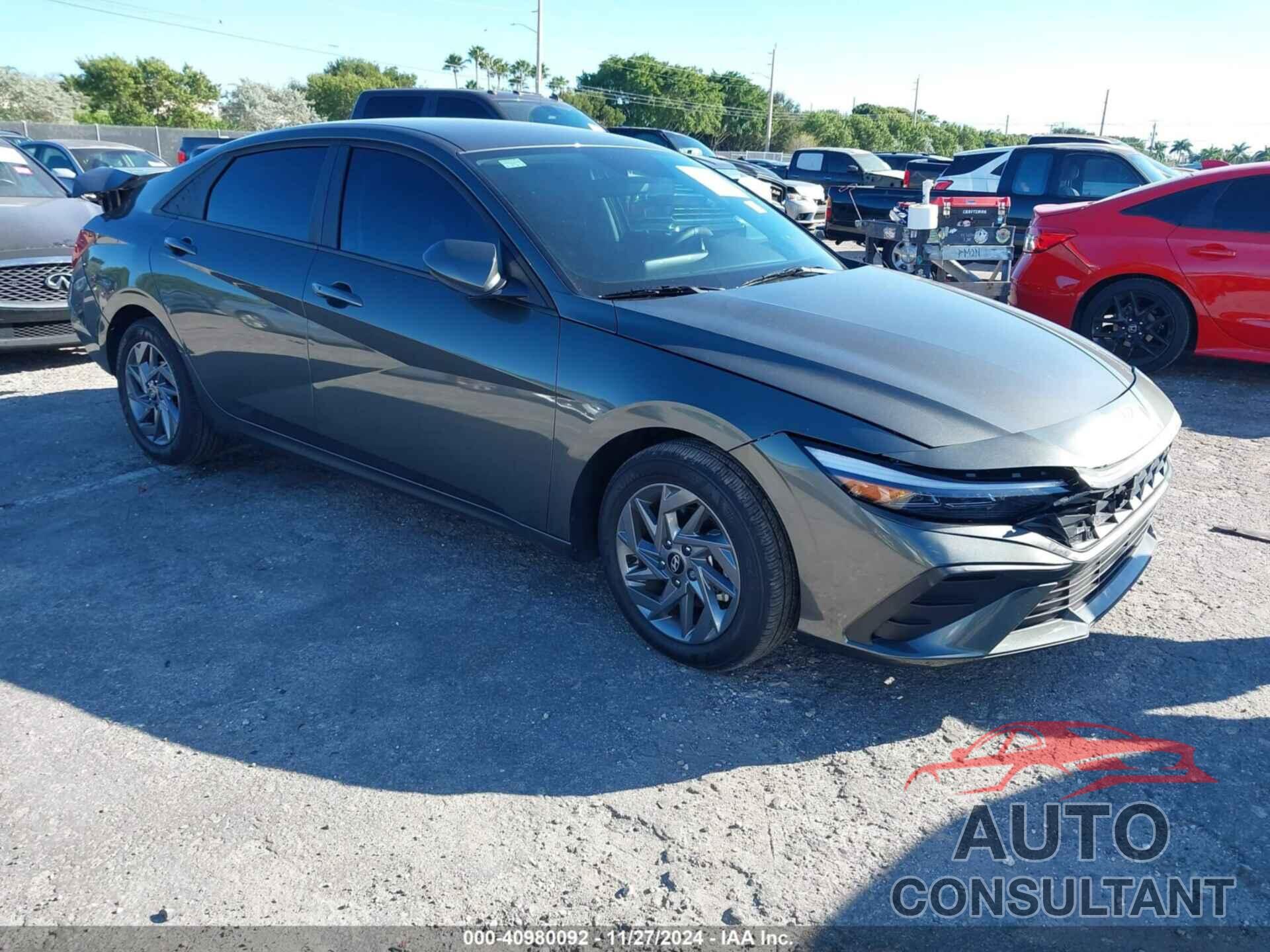 HYUNDAI ELANTRA 2024 - KMHLM4DG9RU828971