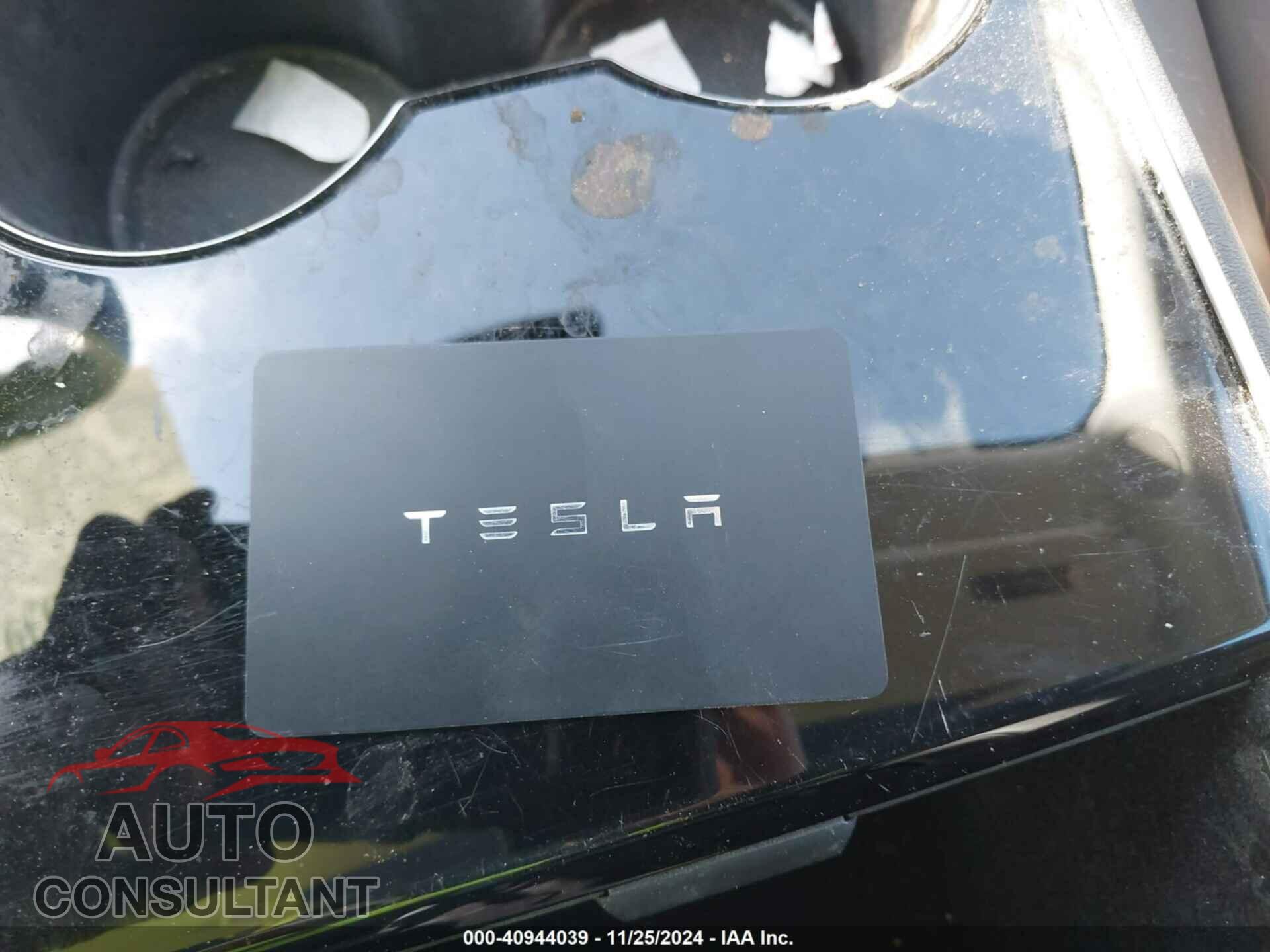 TESLA MODEL 3 2018 - 5YJ3E1EA3JF044776