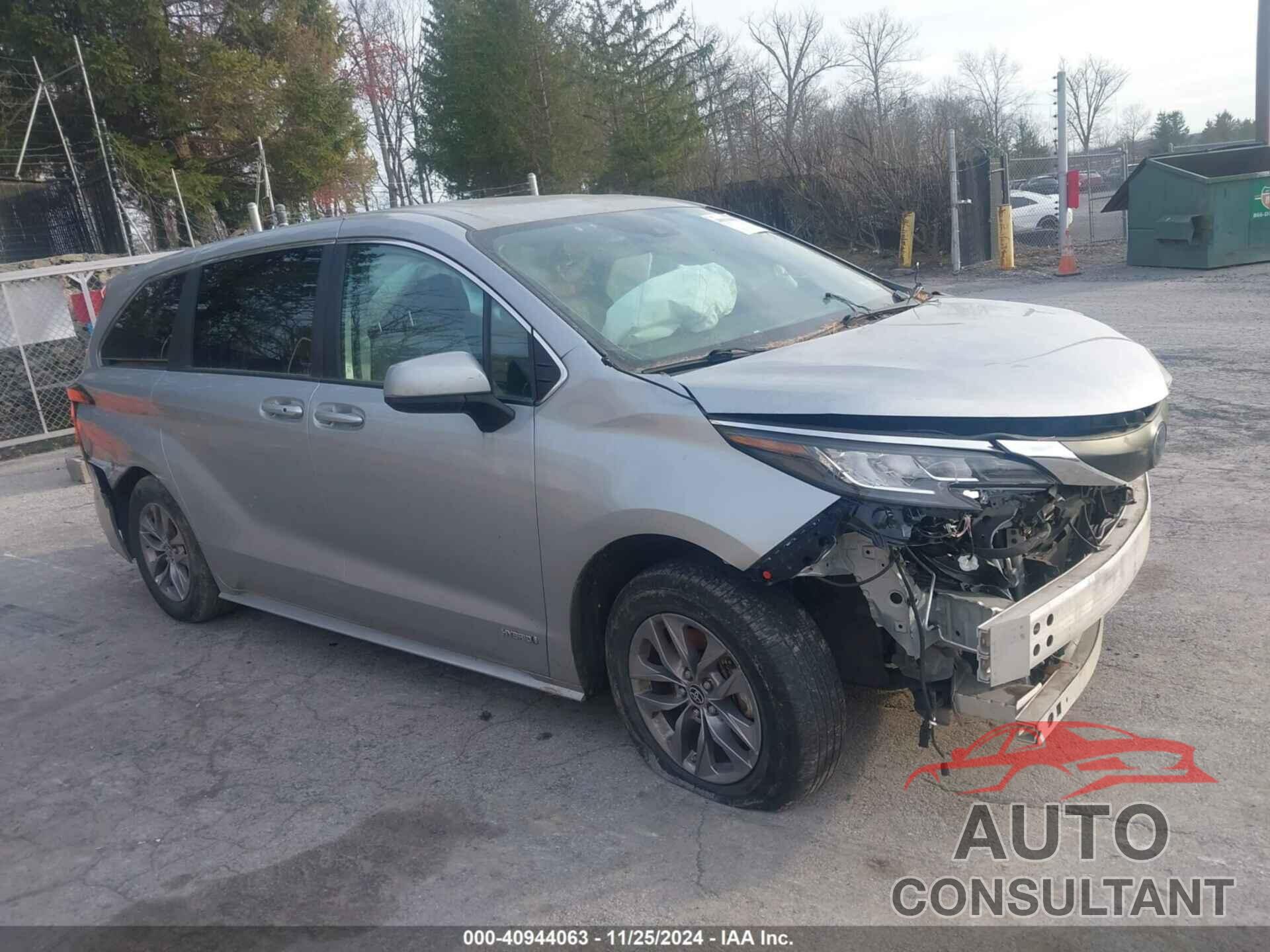 TOYOTA SIENNA 2021 - 5TDKRKEC5MS031258