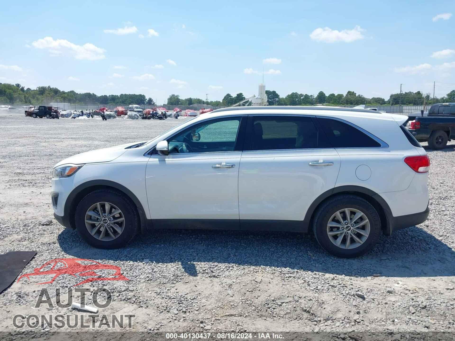 KIA SORENTO 2017 - 5XYPG4A34HG210245