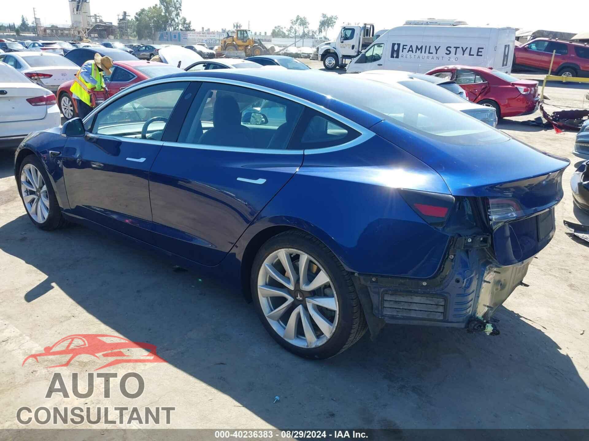 TESLA MODEL 3 2018 - 5YJ3E1EB7JF133971