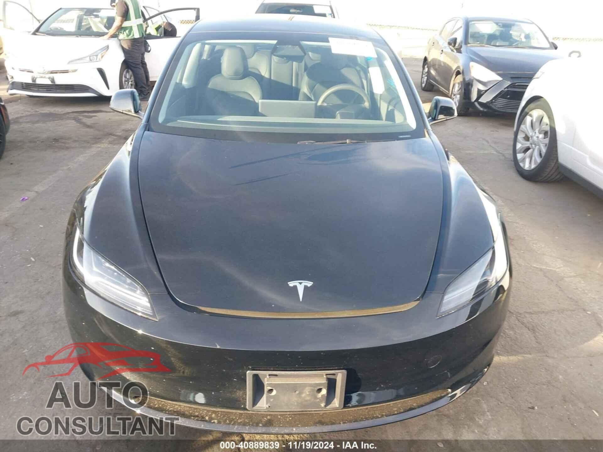 TESLA MODEL 3 2024 - 5YJ3E1EA4RF747945