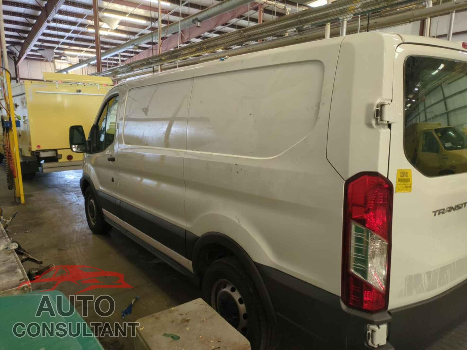 FORD TRANSIT 2018 - 1FTYE1YM2JKB52207