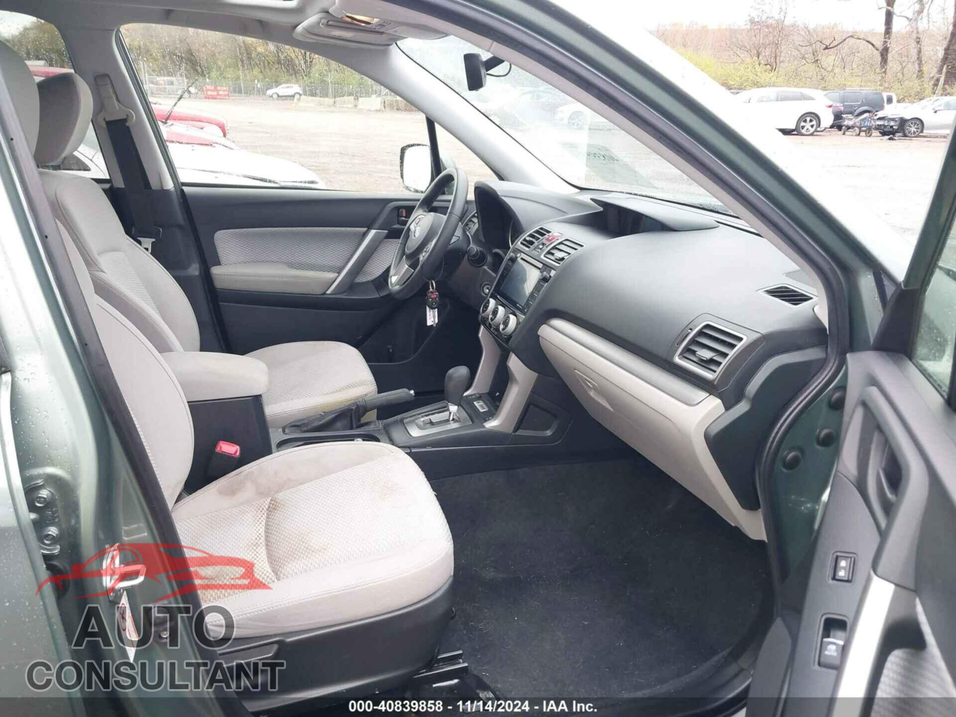 SUBARU FORESTER 2017 - JF2SJAECXHH477421