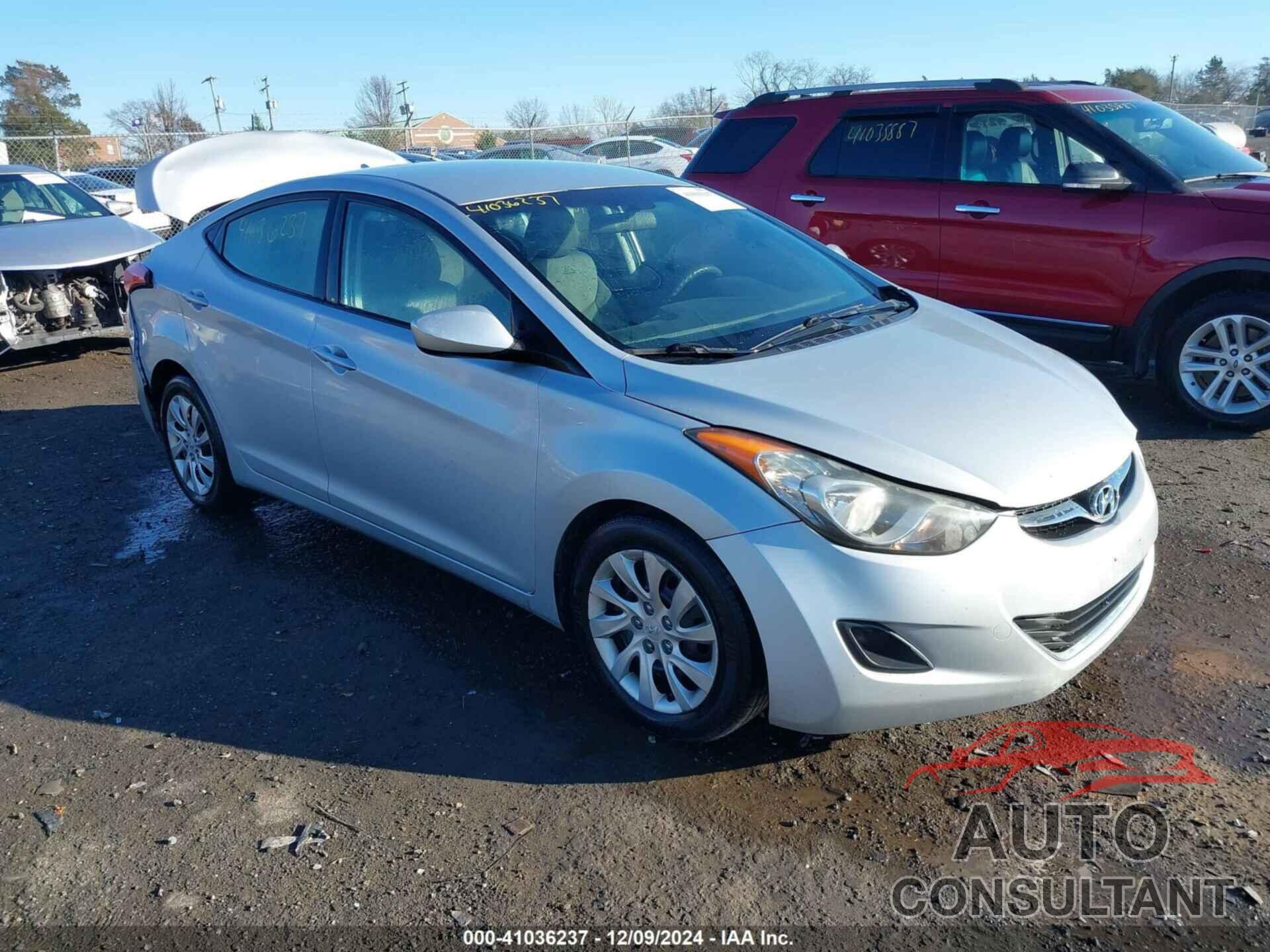 HYUNDAI ELANTRA 2012 - 5NPDH4AE8CH069893