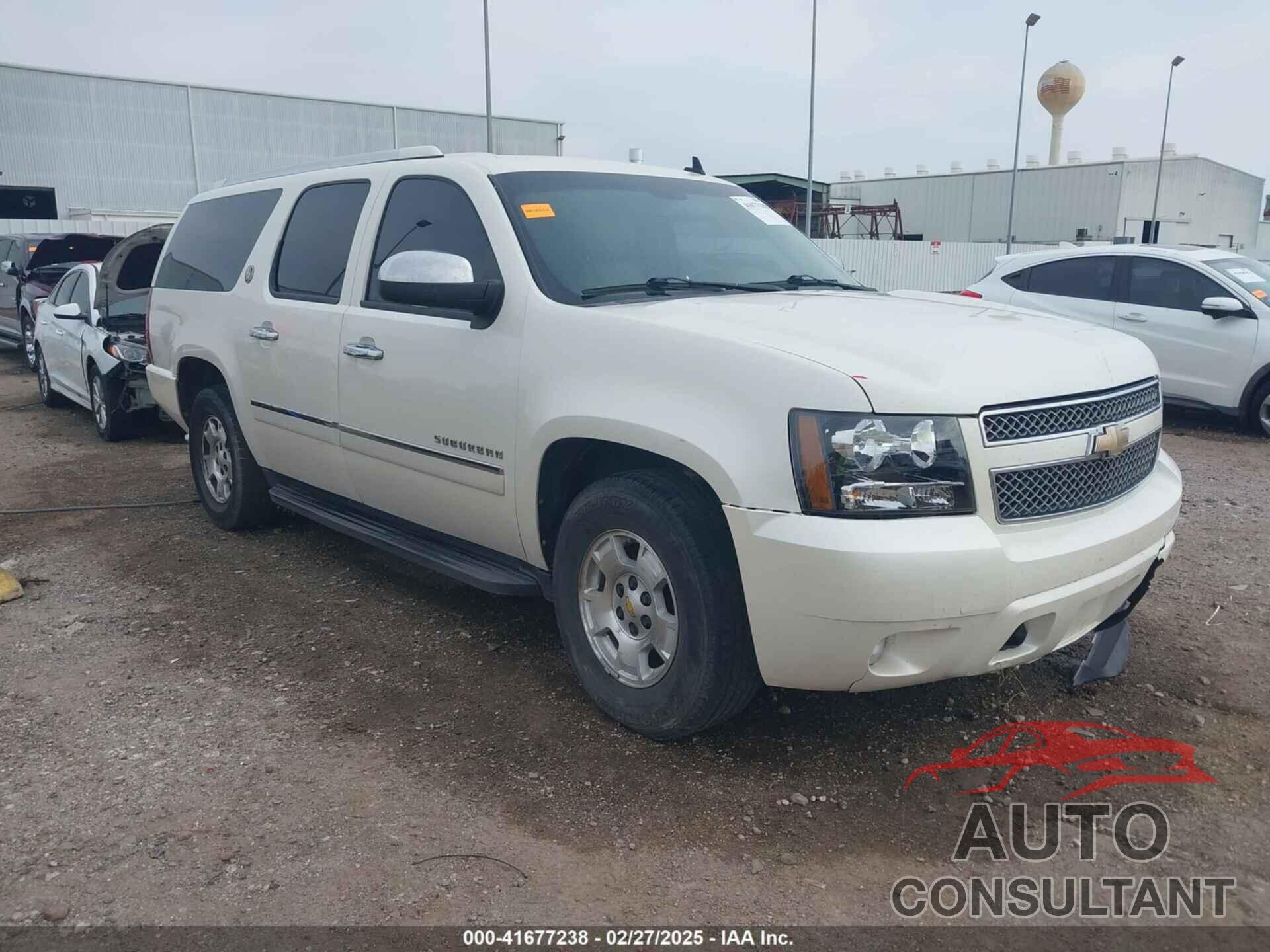 CHEVROLET SUBURBAN 1500 2010 - 1GNUCKE03AR248244