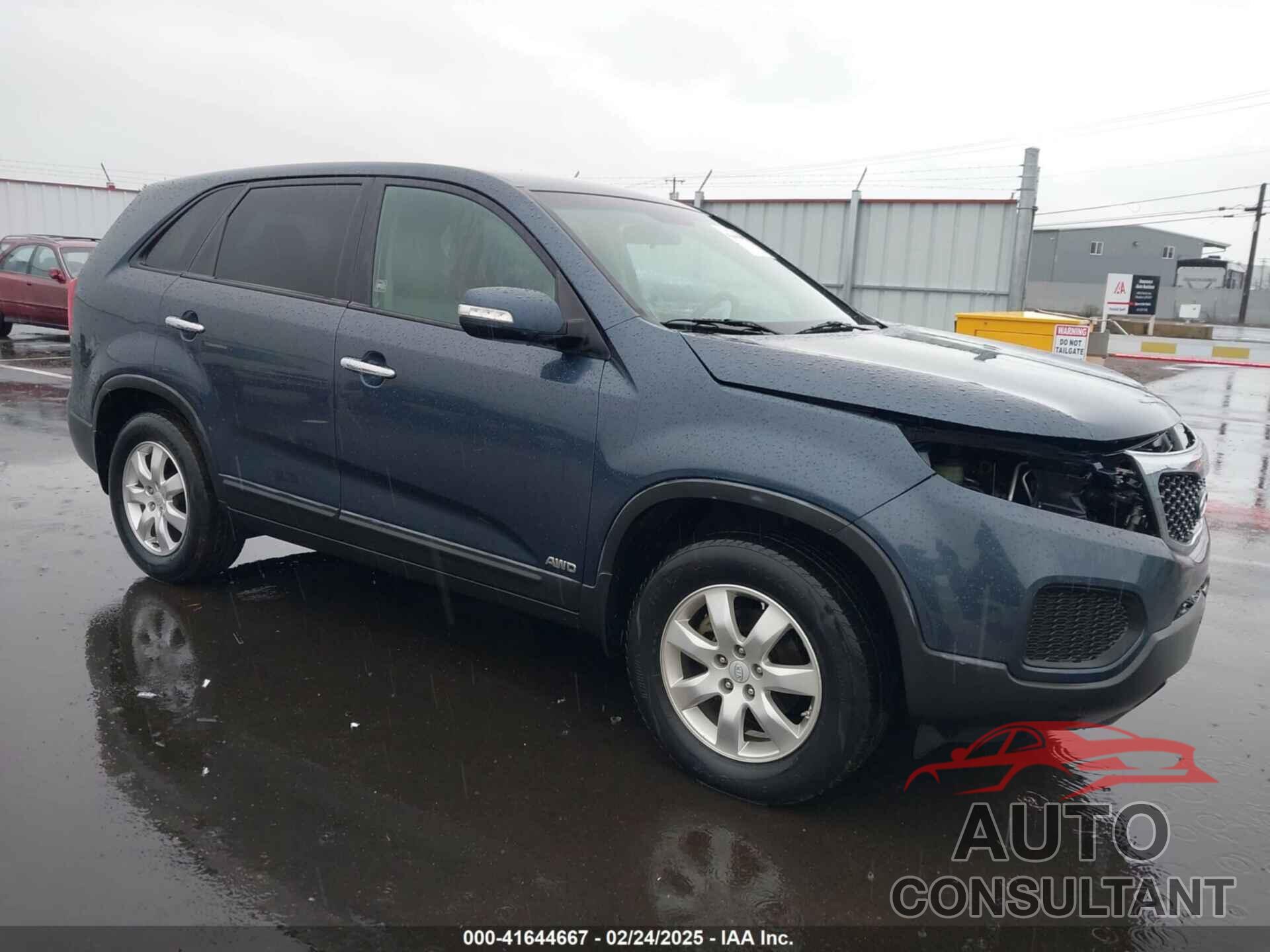 KIA SORENTO 2011 - 5XYKTCA17BG075297