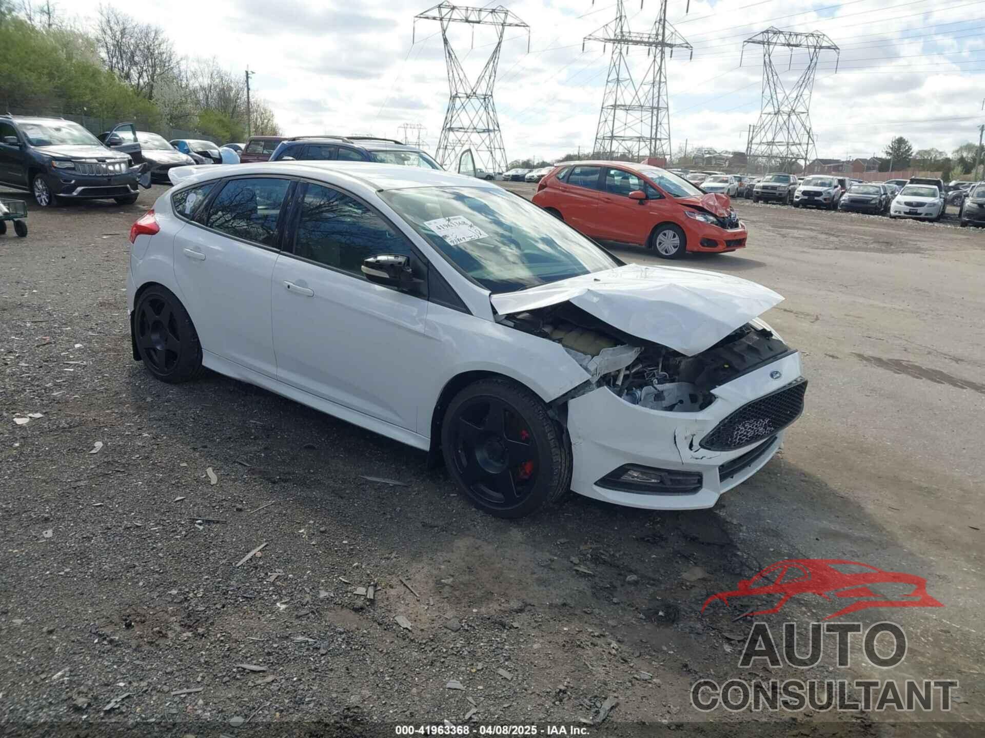 FORD FOCUS 2017 - 1FADP3L99HL310186