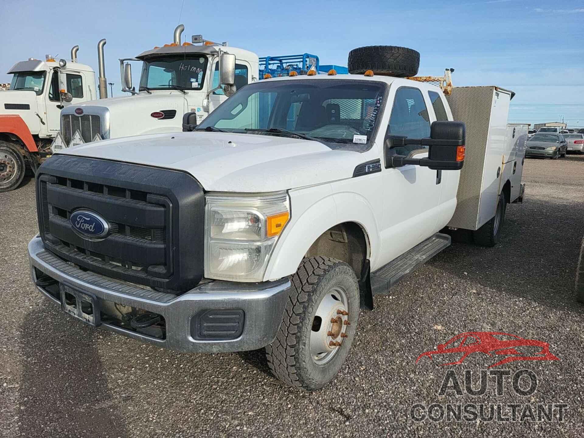 FORD F-350 CHASSIS 2015 - 1FD8X3H6XFED19471