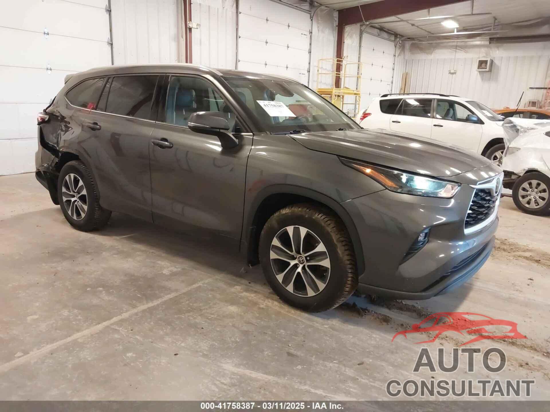 TOYOTA HIGHLANDER 2022 - 5TDGZRBH8NS576211