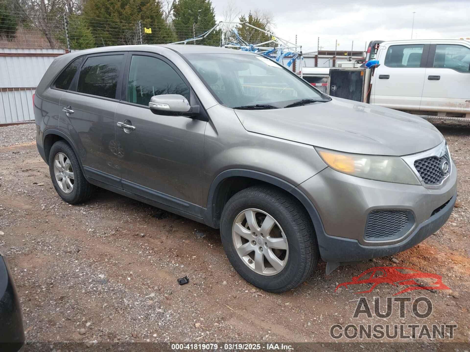 KIA SORENTO 2011 - 5XYKT3A1XBG186877