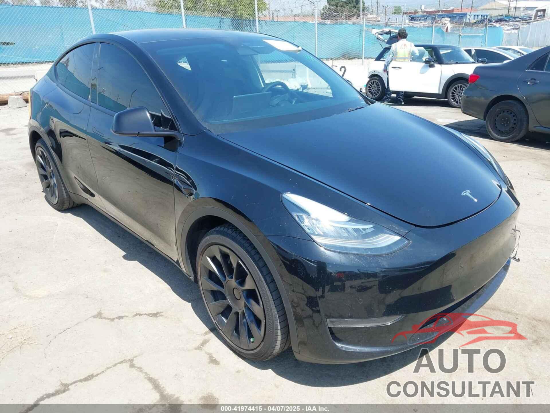 TESLA MODEL Y 2023 - 7SAYGDEE0PA023719