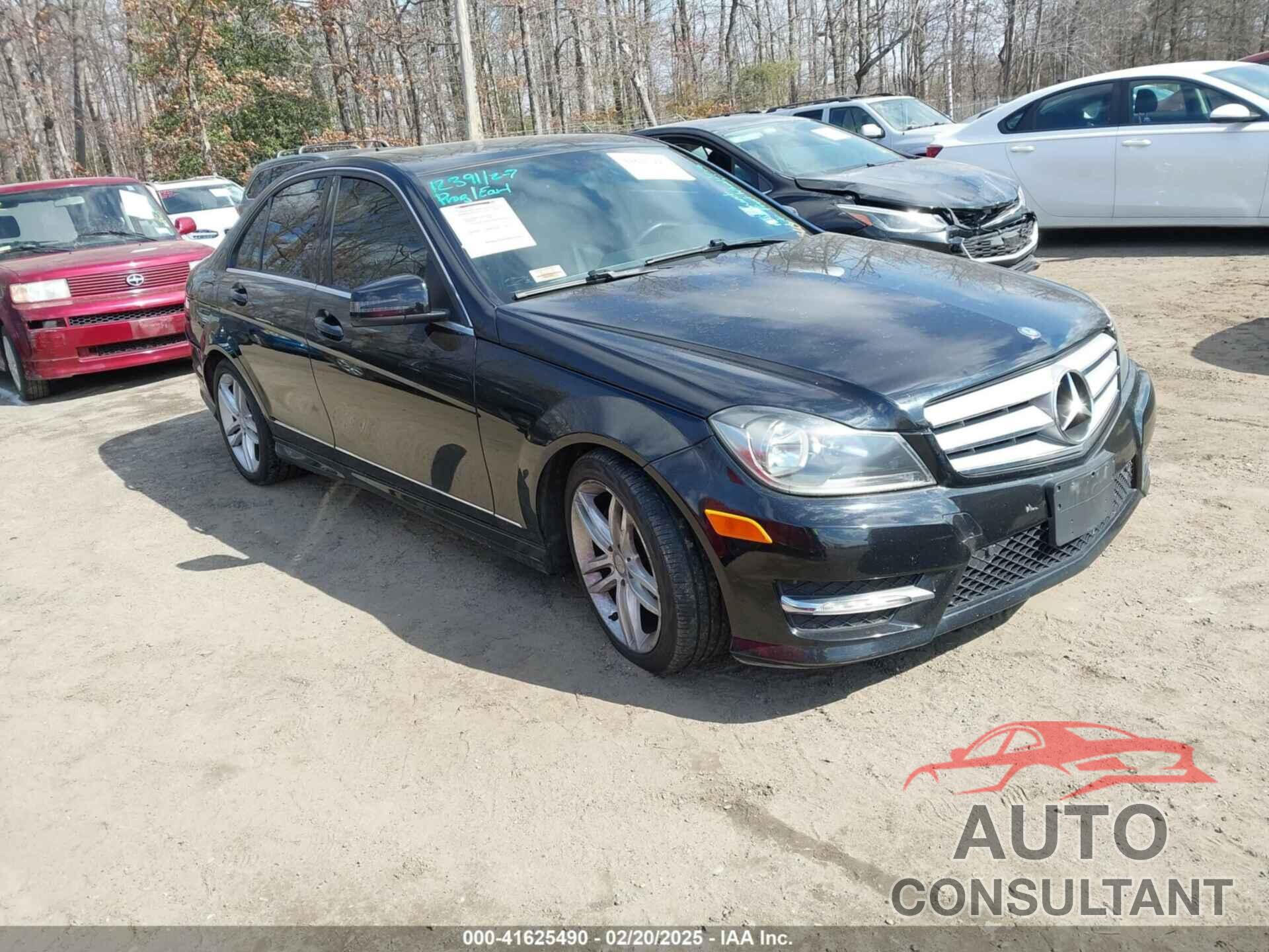 MERCEDES-BENZ C 300 2013 - WDDGF8AB8DG122264