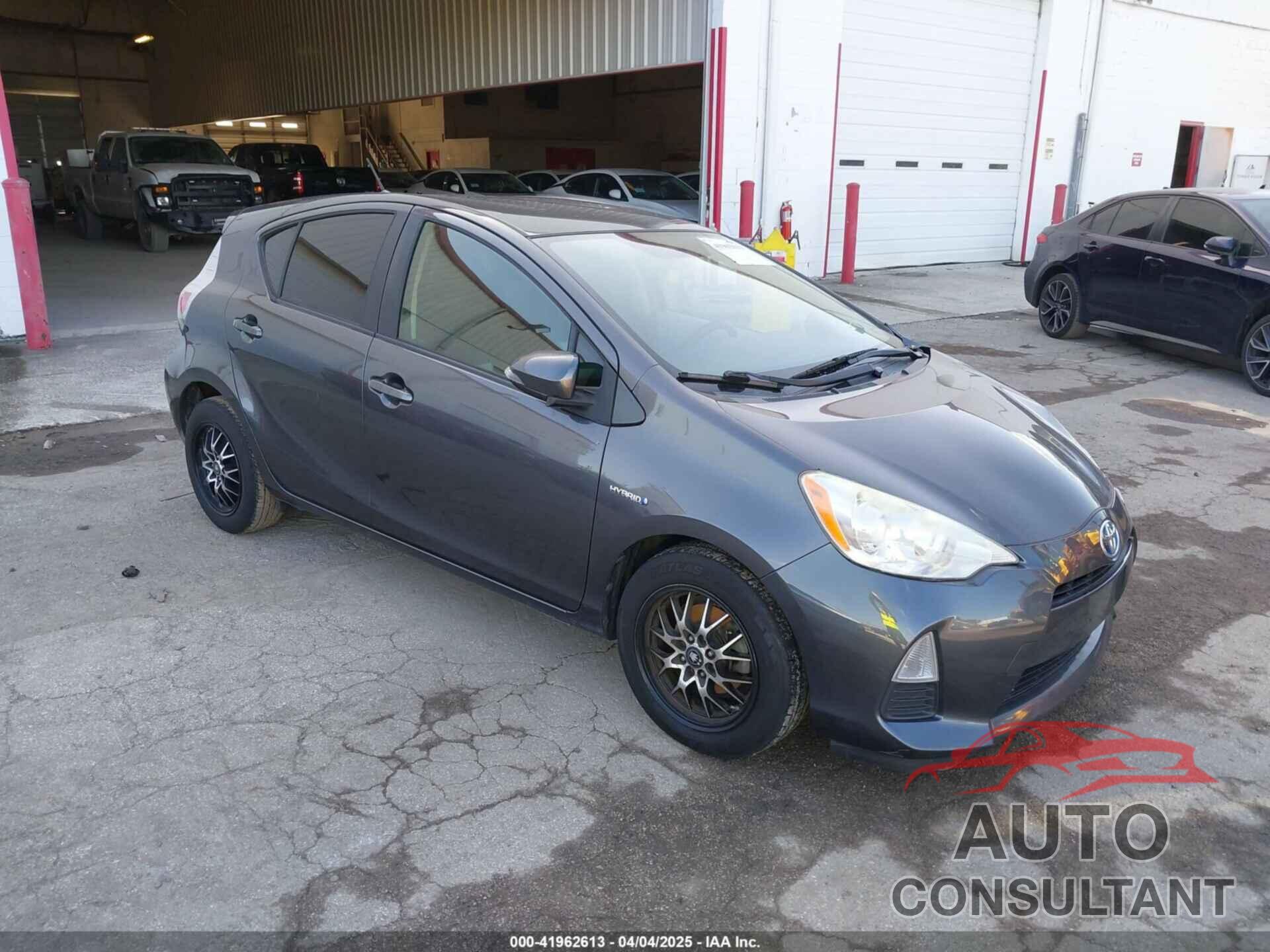 TOYOTA PRIUS C 2013 - JTDKDTB39D1536905