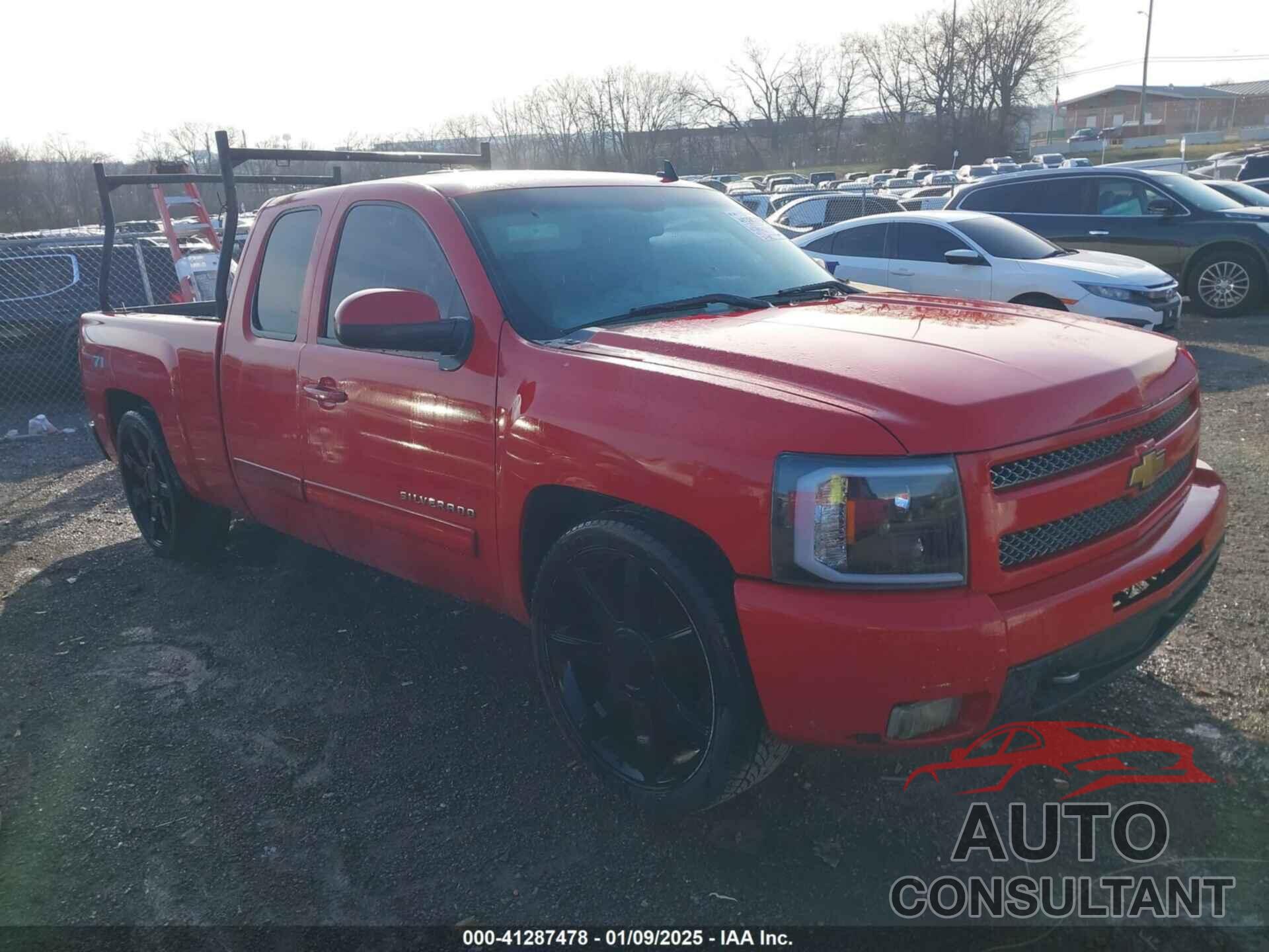 CHEVROLET SILVERADO 1500 2011 - 1GCRCSE05BZ382821