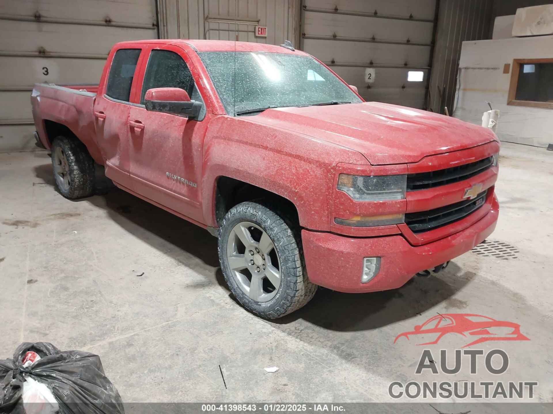 CHEVROLET SILVERADO 1500 2018 - 1GCVKREC0JZ217603