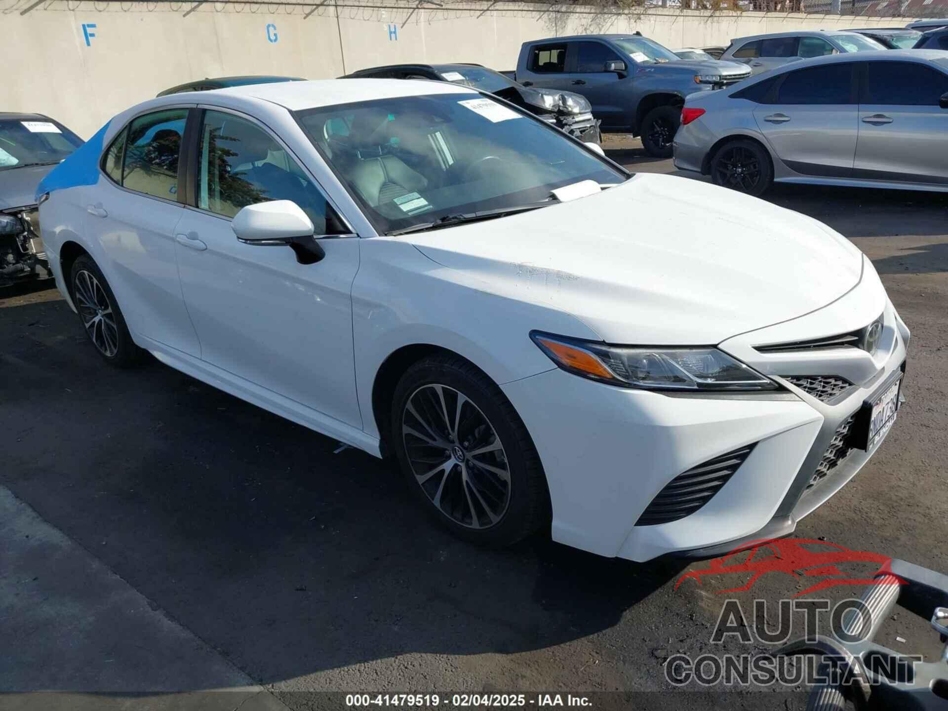 TOYOTA CAMRY 2019 - 4T1B11HK0KU686081