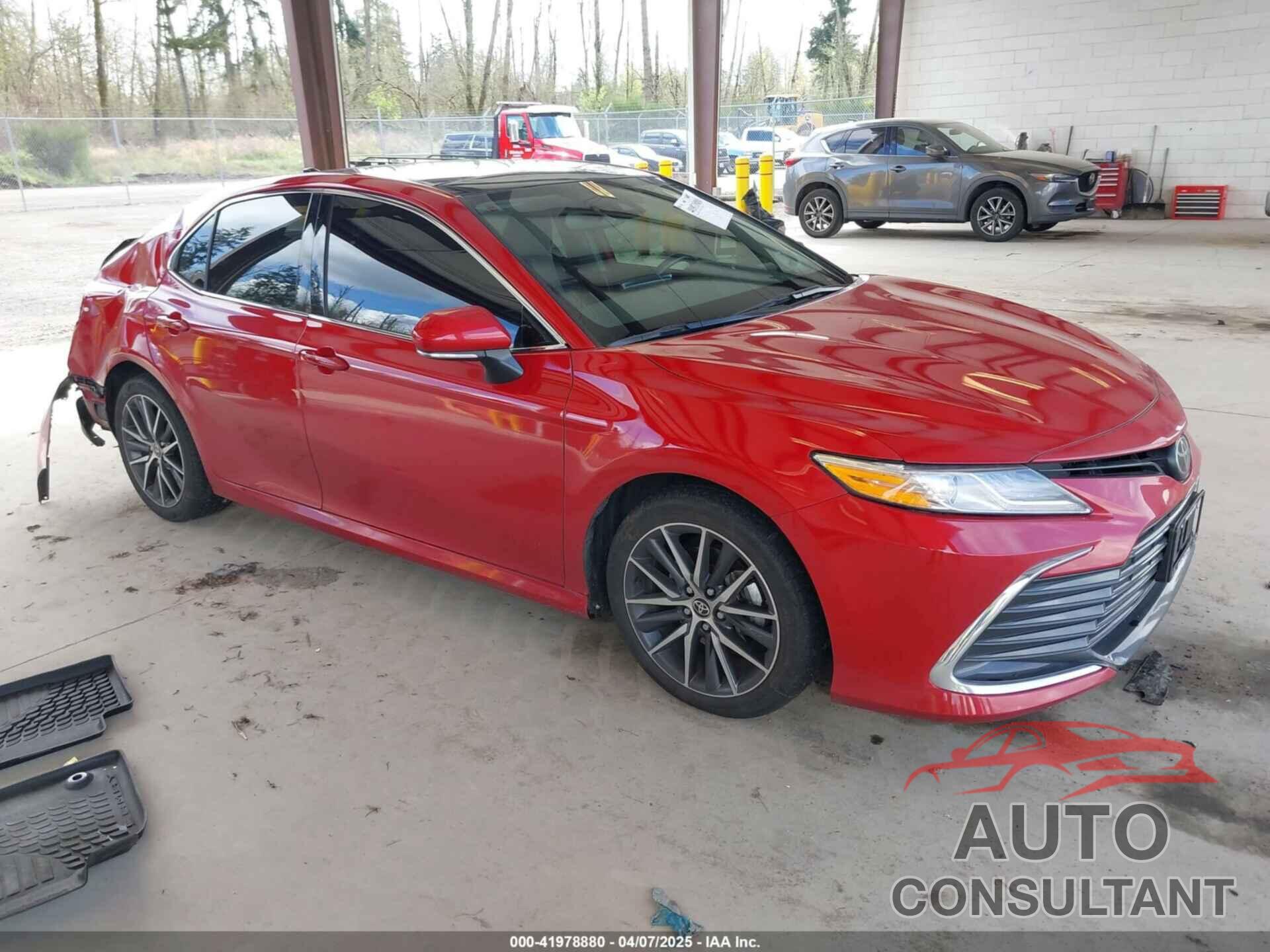 TOYOTA CAMRY 2023 - 4T1F11BK0PU074917