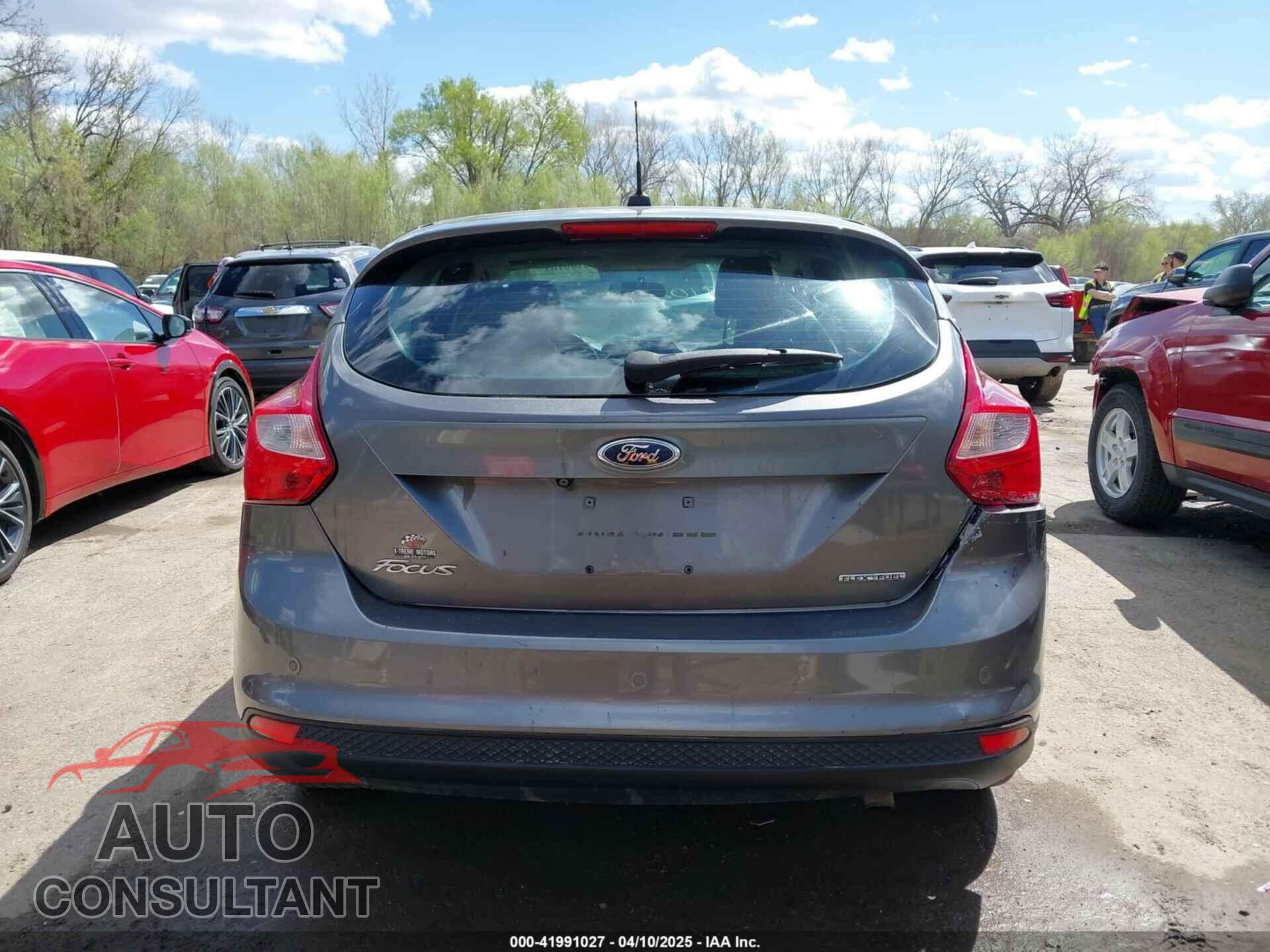 FORD FOCUS 2012 - 1FAHP3K23CL366574