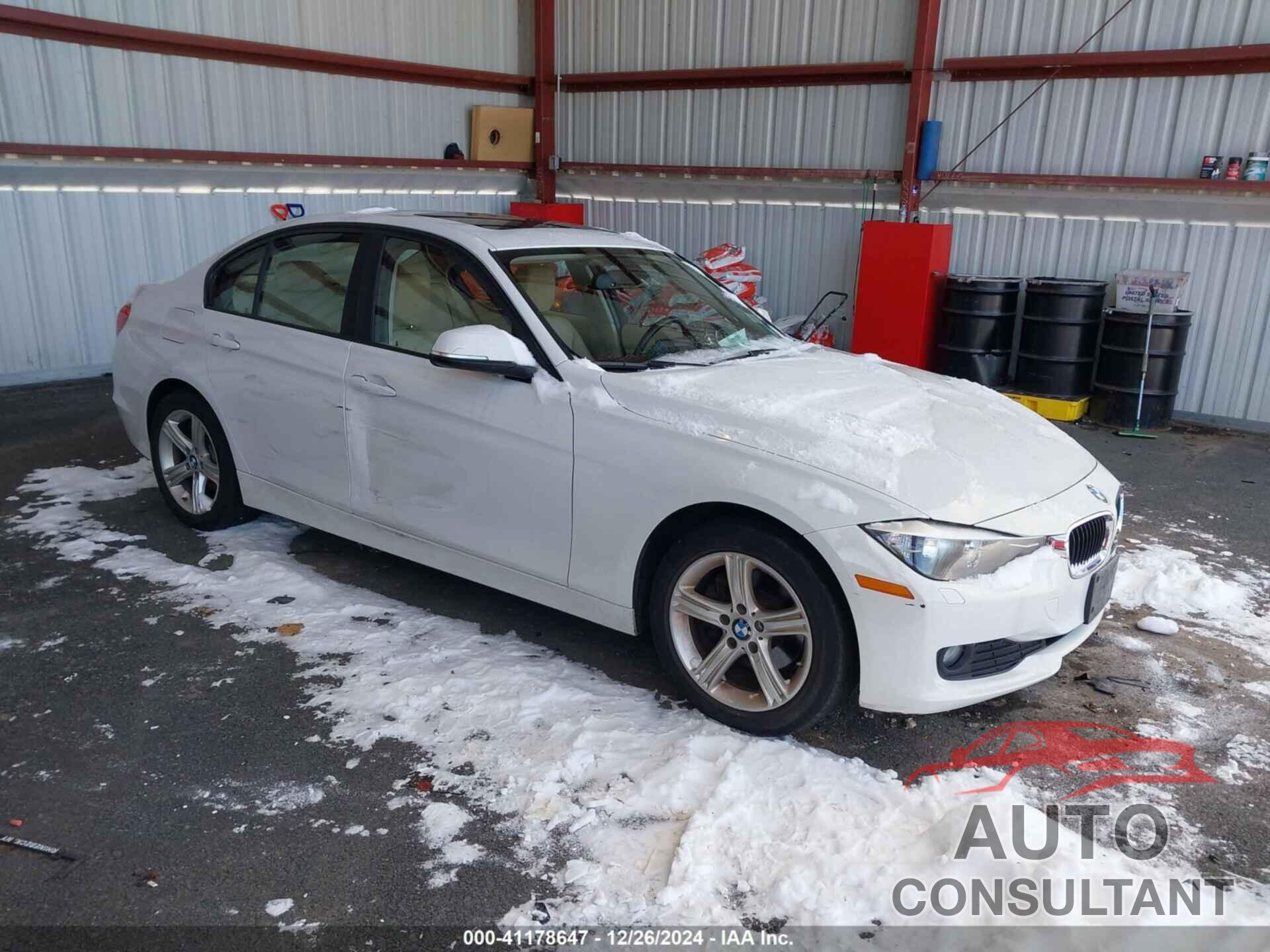 BMW 320I 2014 - WBA3C3C5XEF984207