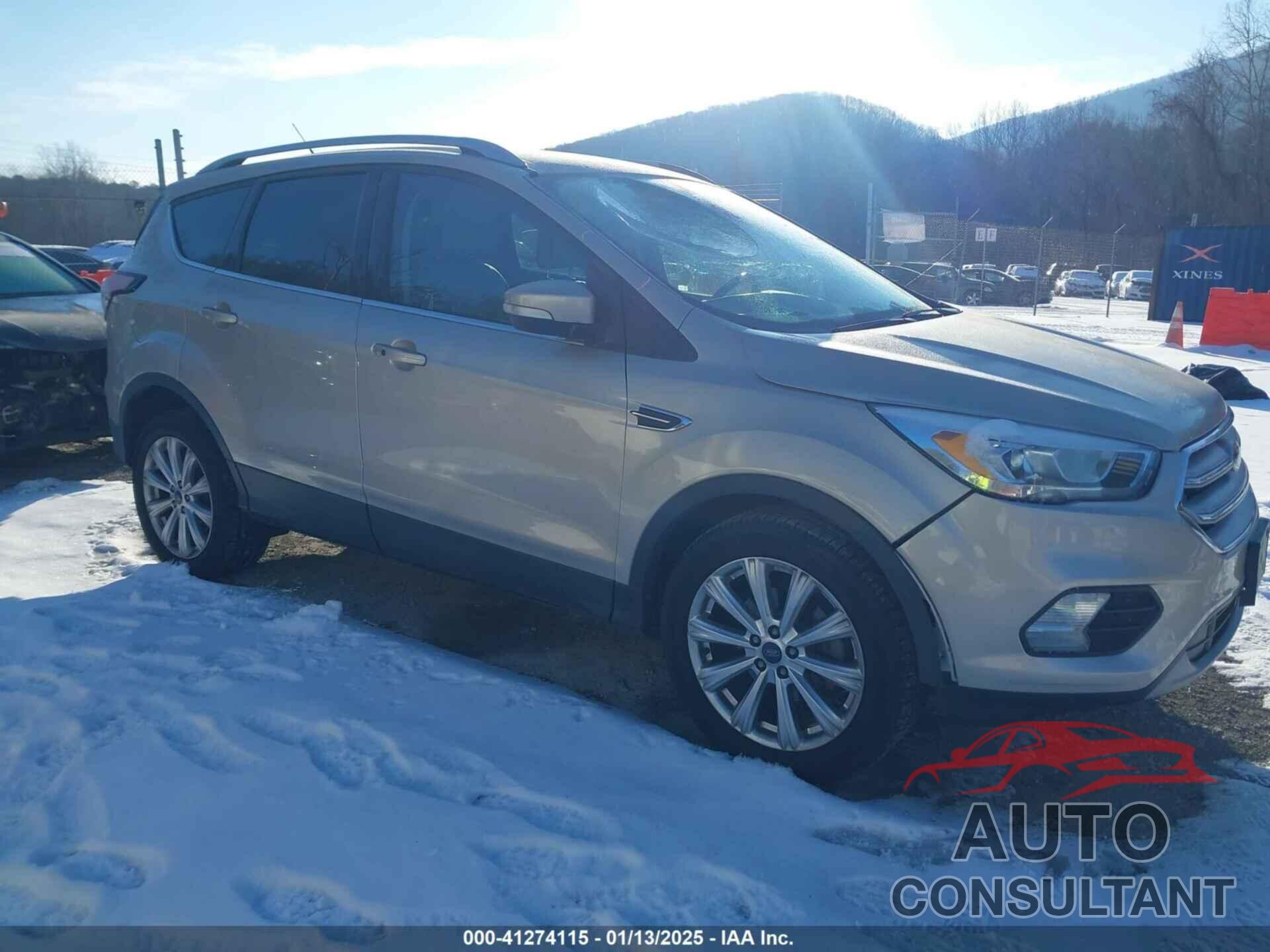 FORD ESCAPE 2017 - 1FMCU0JD4HUE02252