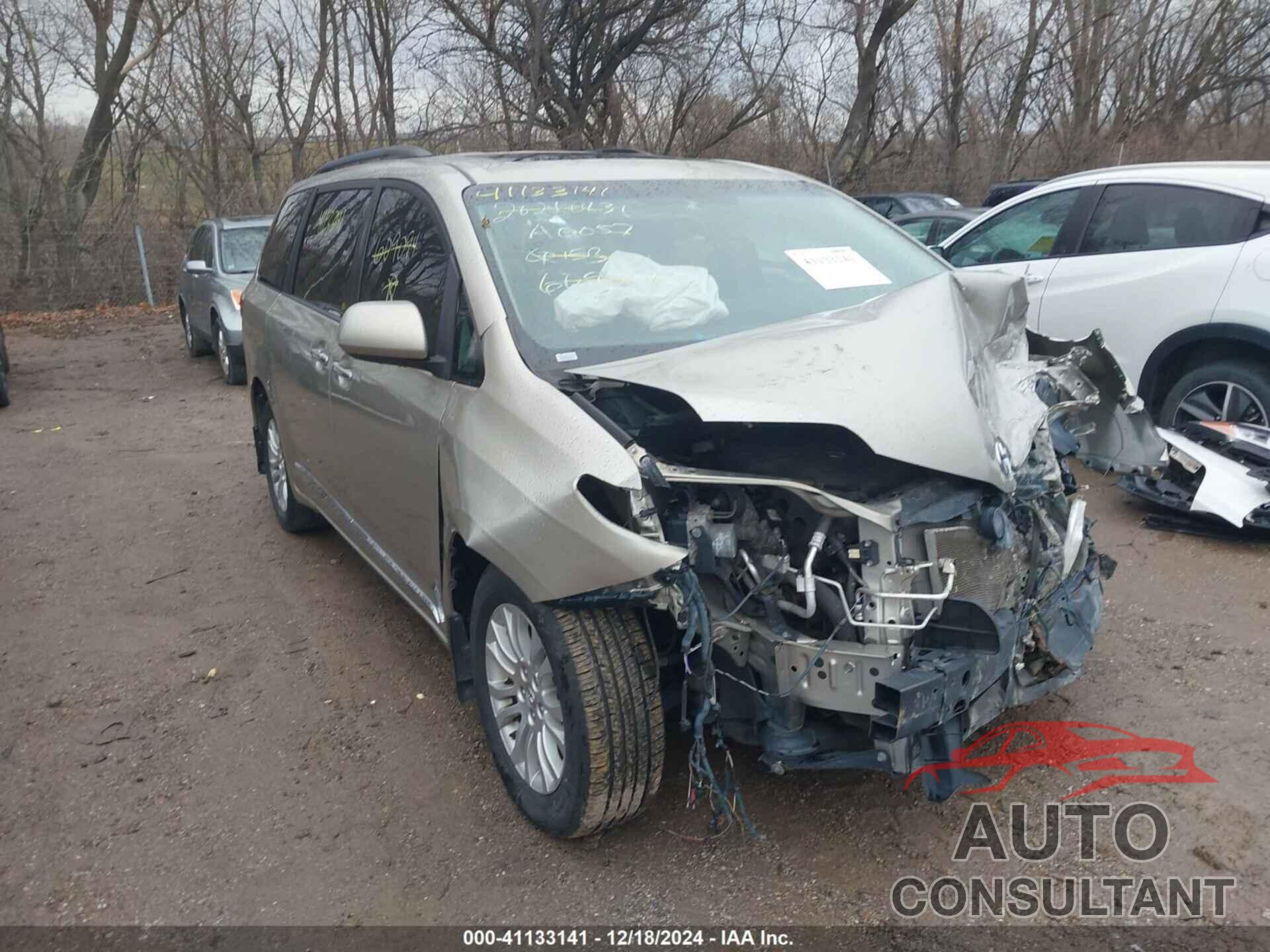 TOYOTA SIENNA 2015 - 5TDYK3DC9FS609094