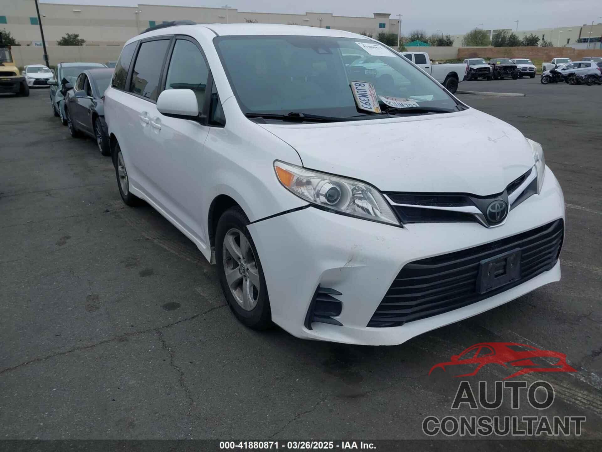 TOYOTA SIENNA 2019 - 5TDKZ3DC4KS002127