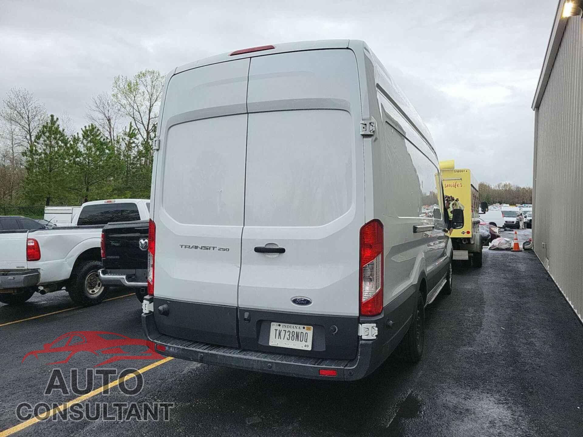 FORD TRANSIT 2017 - 1FTYR3XM6HKA25908