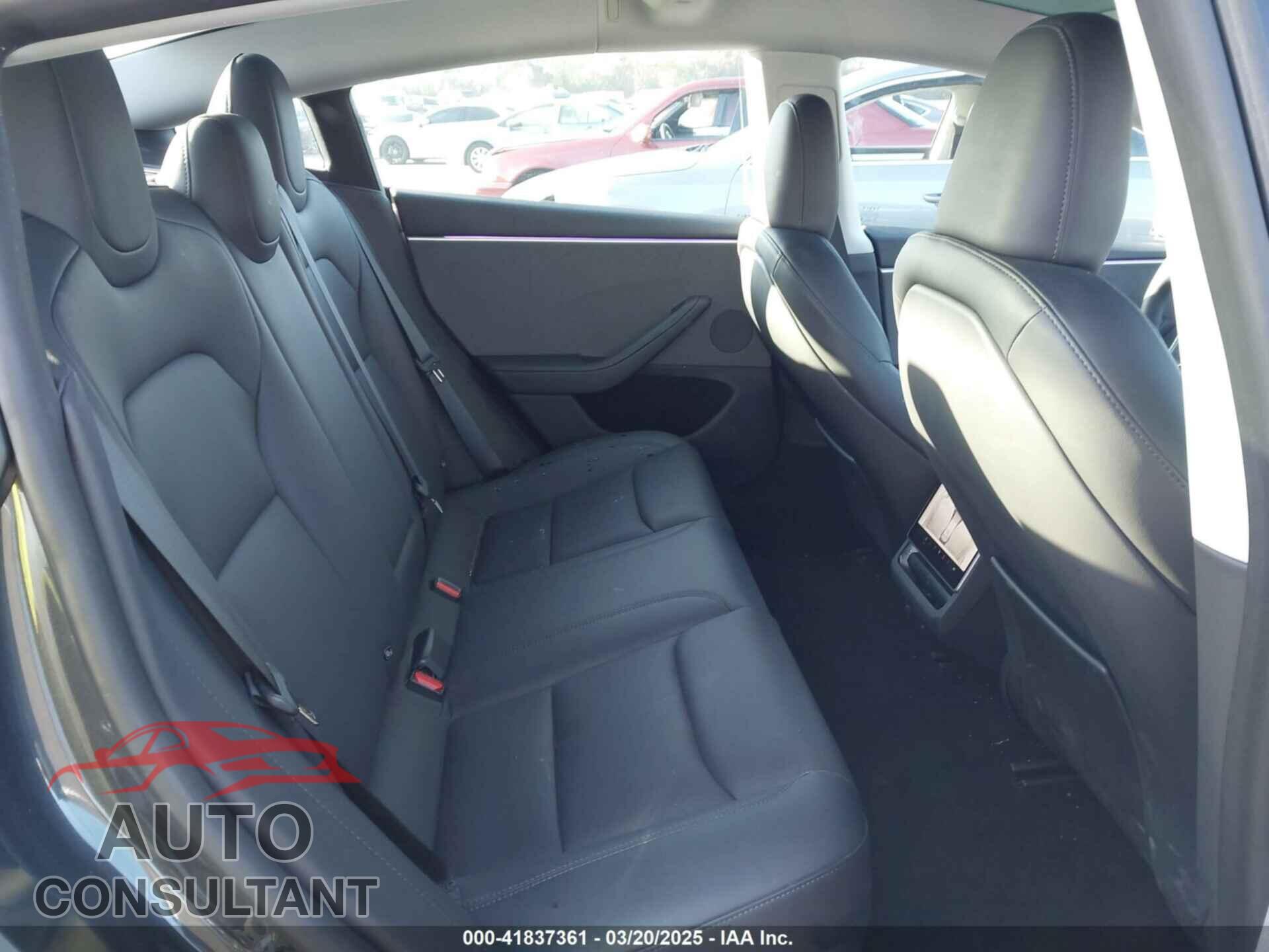 TESLA MODEL 3 2024 - 5YJ3E1EA2RF742887