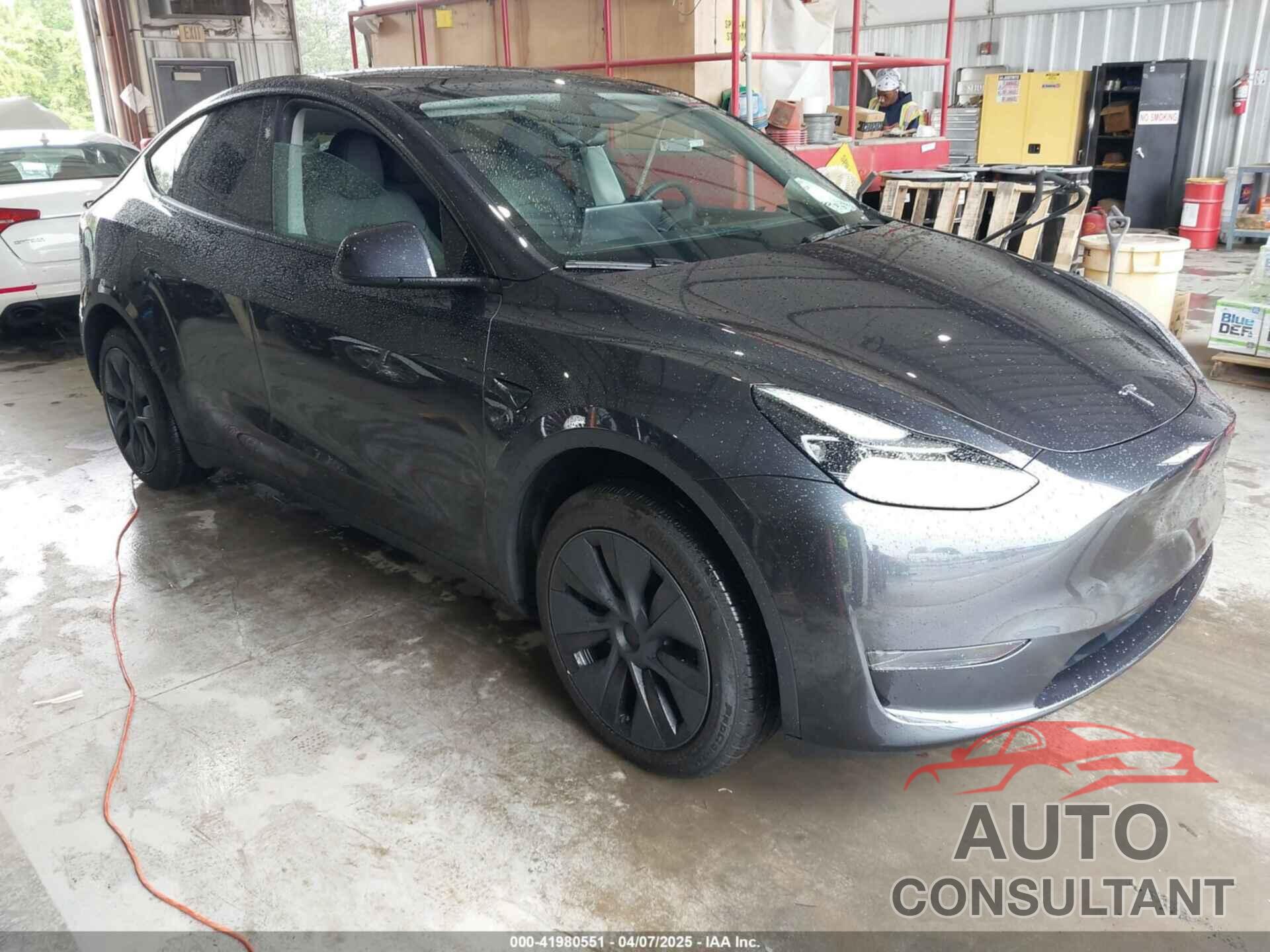 TESLA MODEL Y 2024 - 7SAYGDED6RF103250