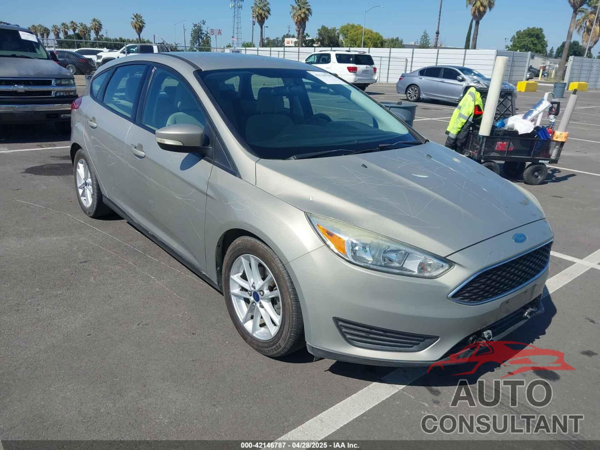 FORD FOCUS 2015 - 1FADP3K21FL222119