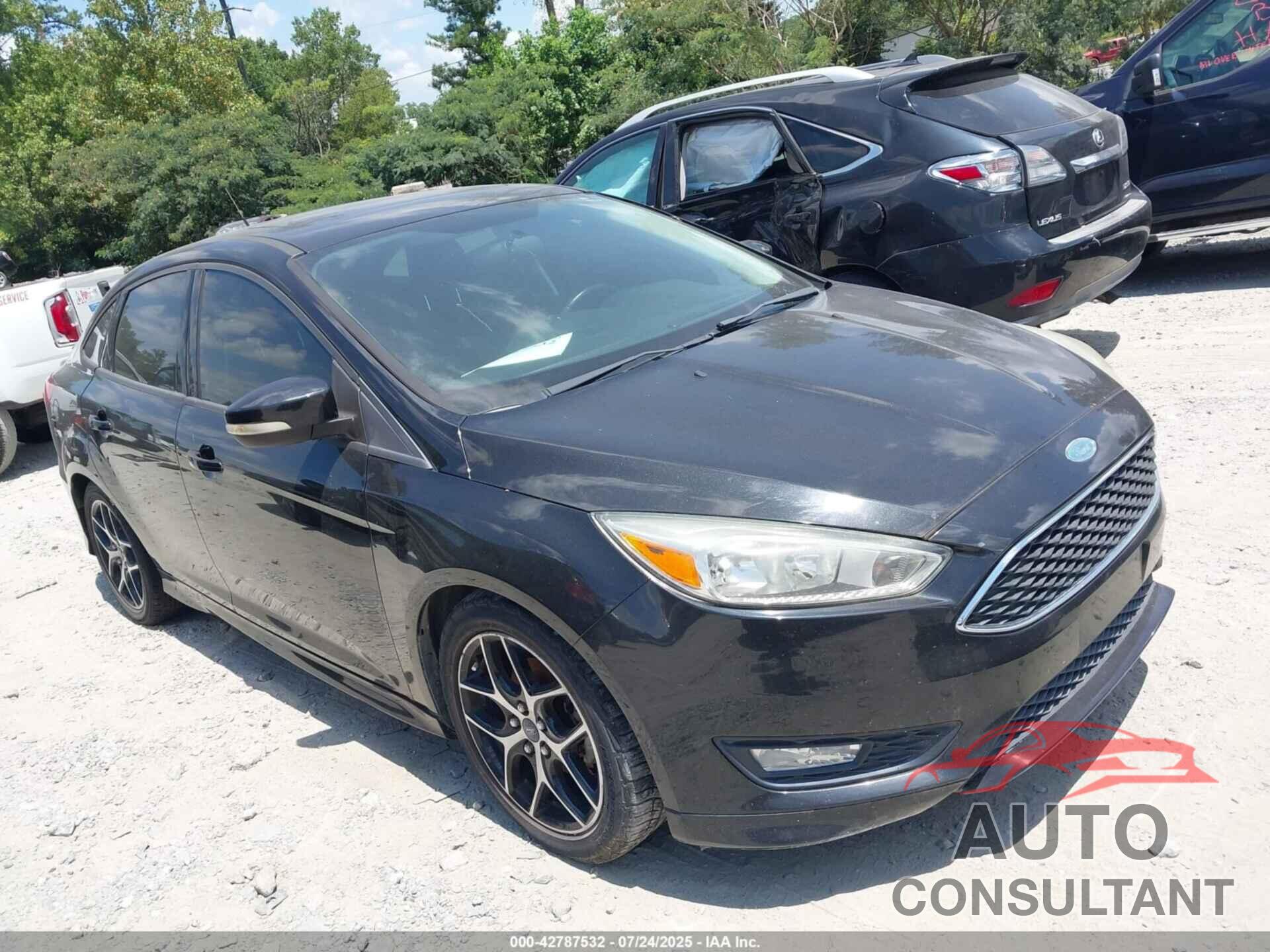 FORD FOCUS 2015 - 1FADP3F29FL252348