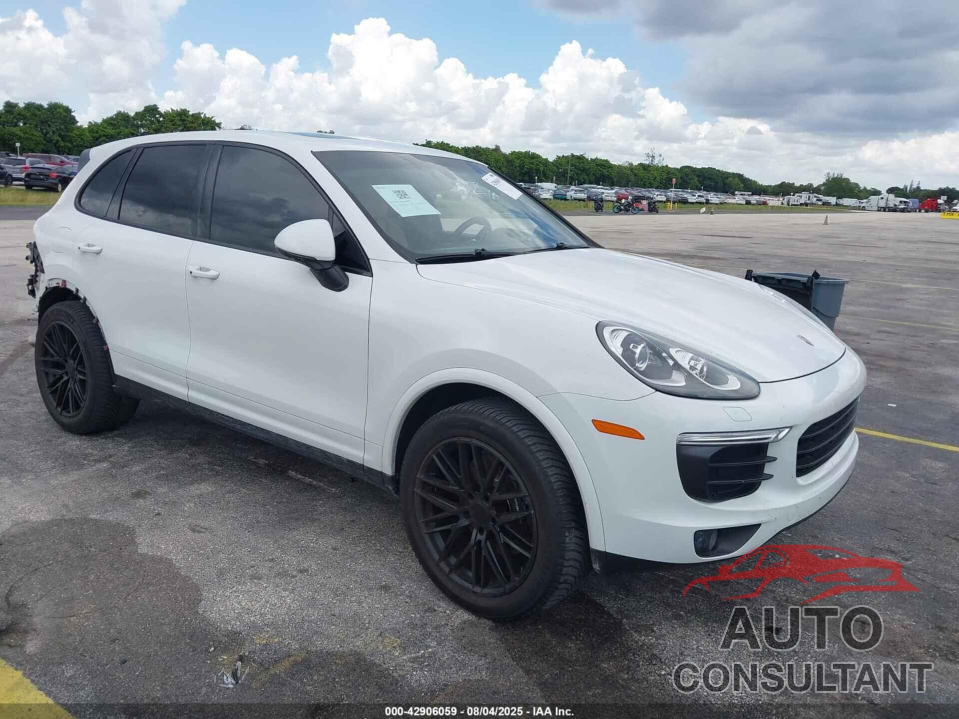 PORSCHE CAYENNE 2017 - WP1AA2A29HKA83911