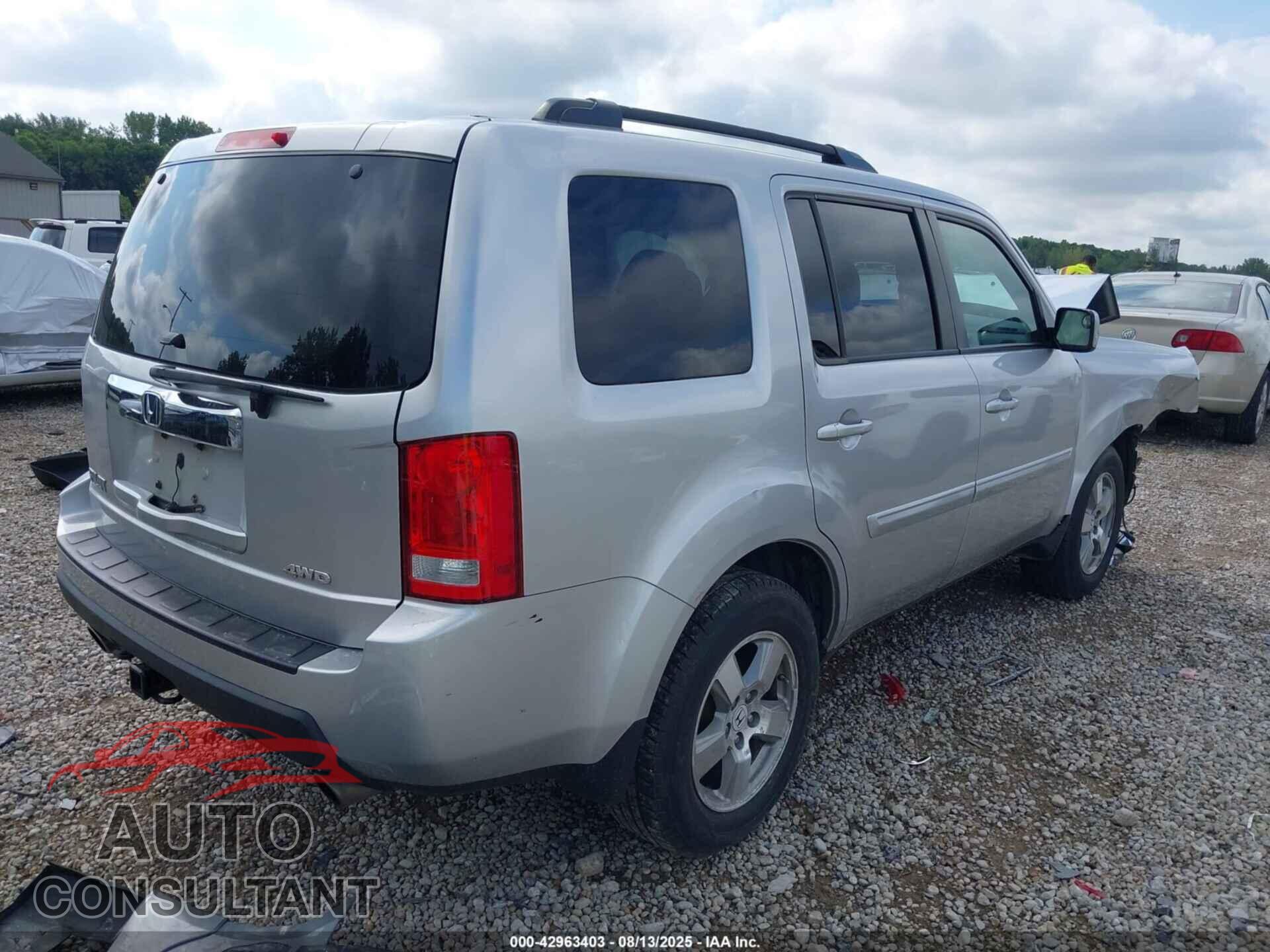 HONDA PILOT 2011 - 5FNYF4H49BB032143