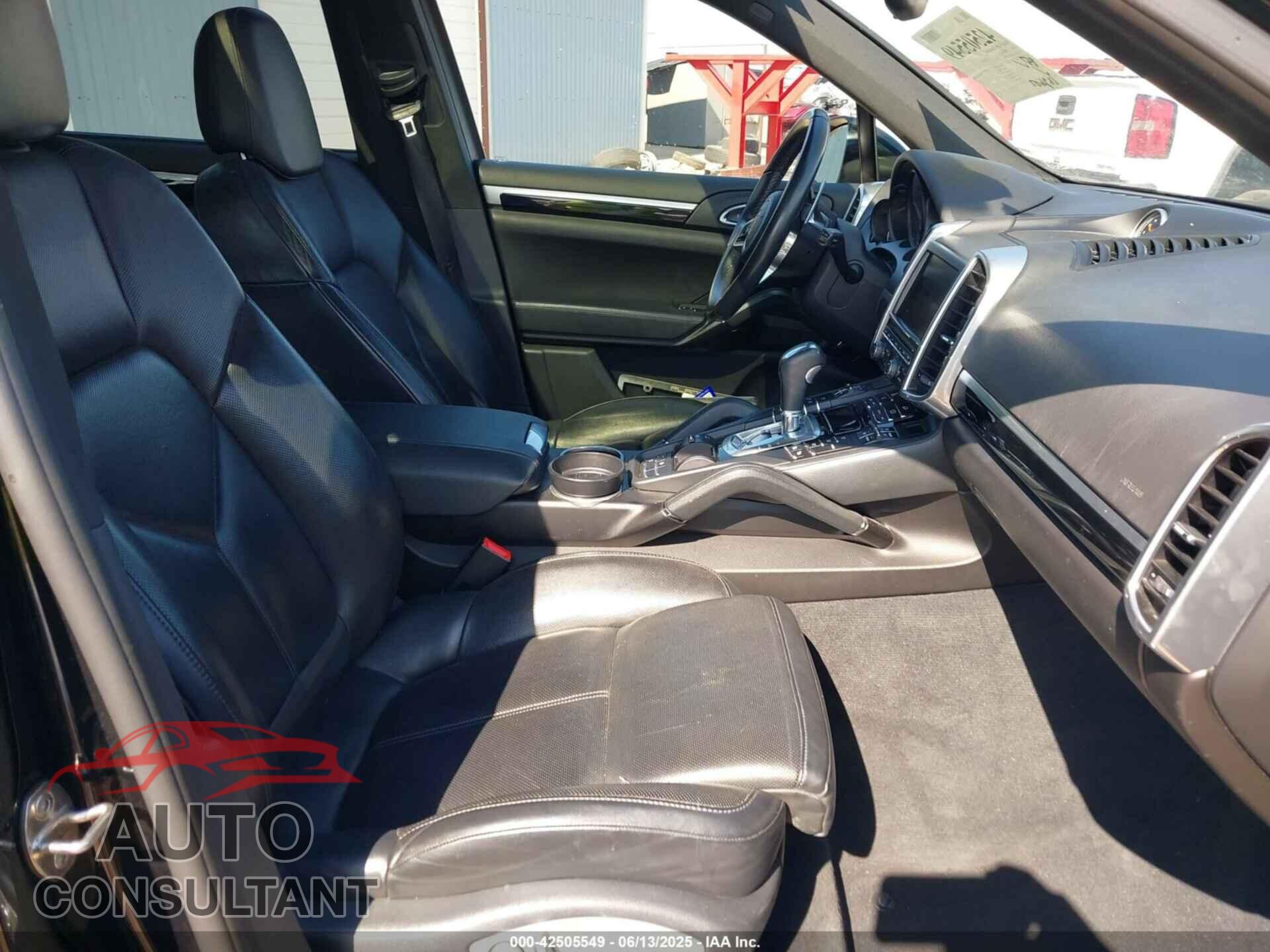 PORSCHE CAYENNE 2016 - WP1AA2A27GLA01974
