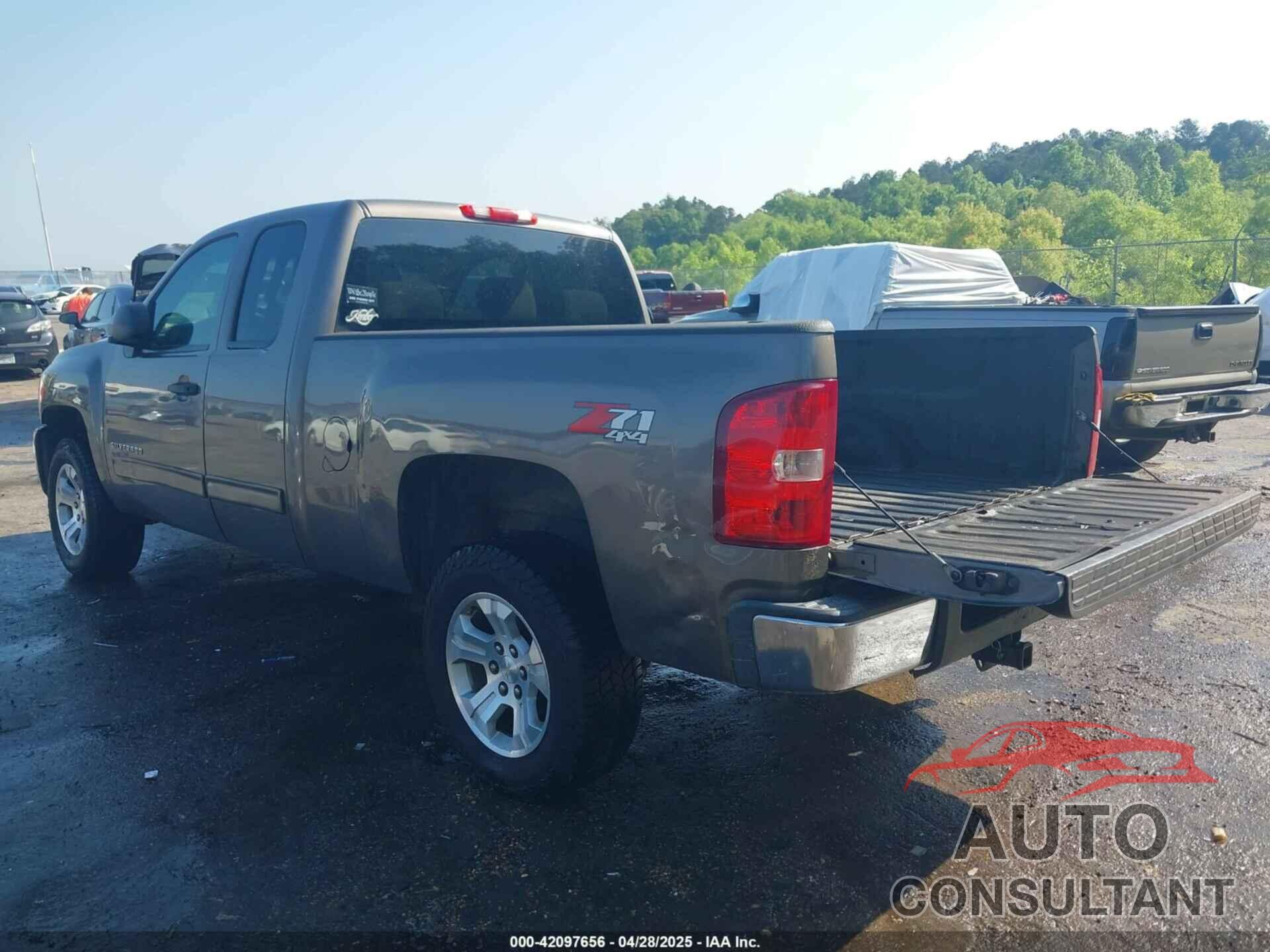 CHEVROLET SILVERADO 1500 2013 - 1GCRKSE71DZ136738