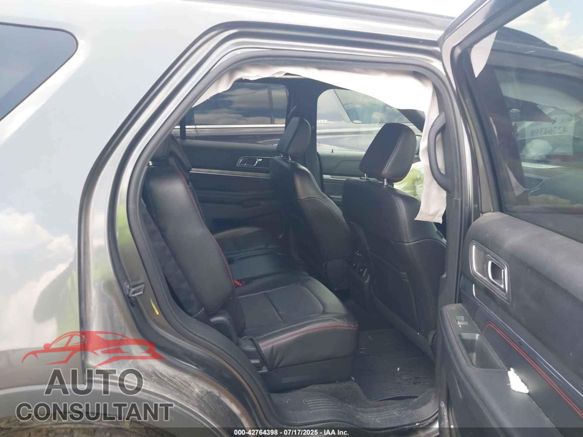 FORD EXPLORER 2018 - 1FM5K8GT9JGB25095