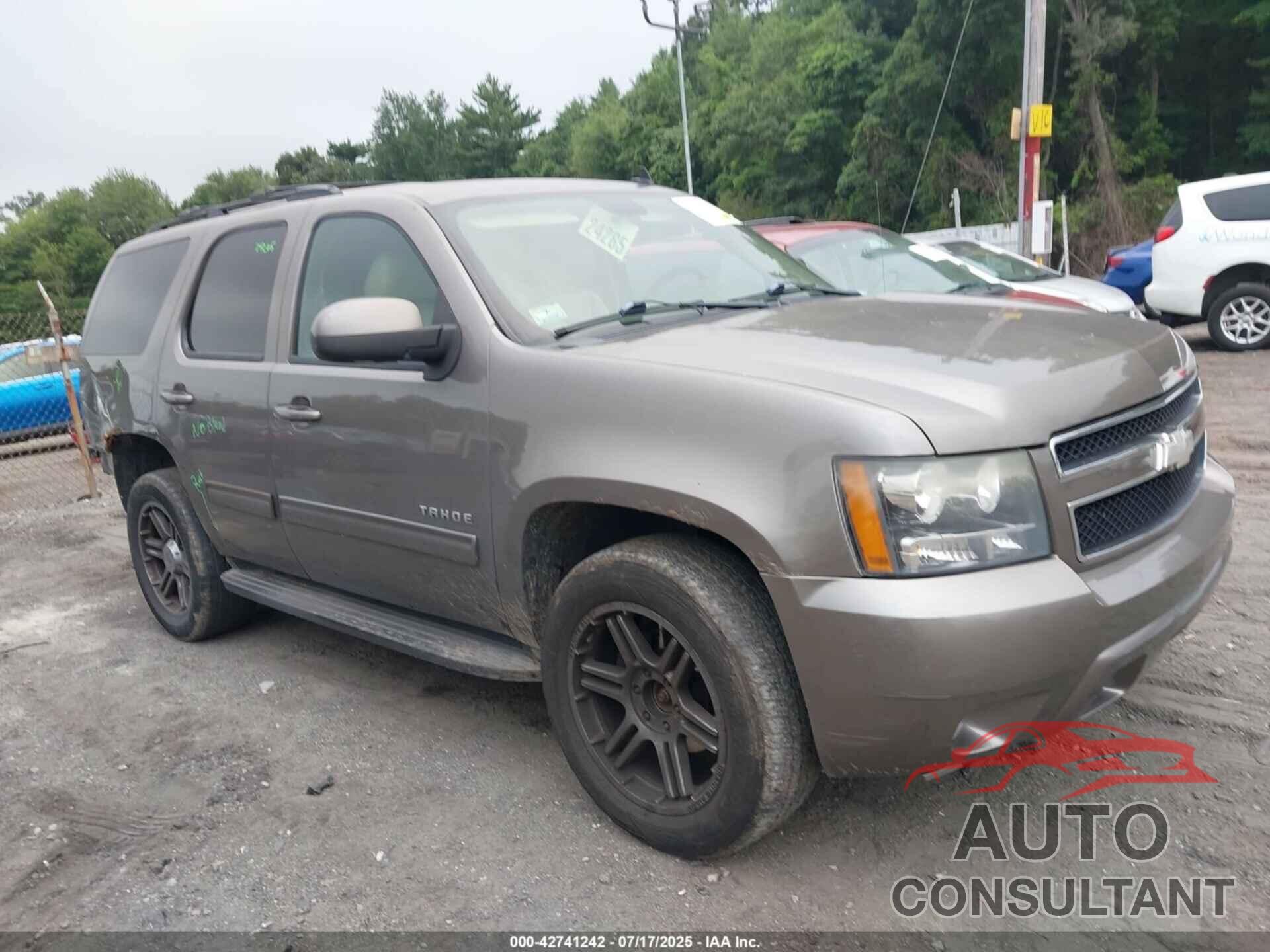 CHEVROLET TAHOE 2011 - 1GNSKBE05BR128456