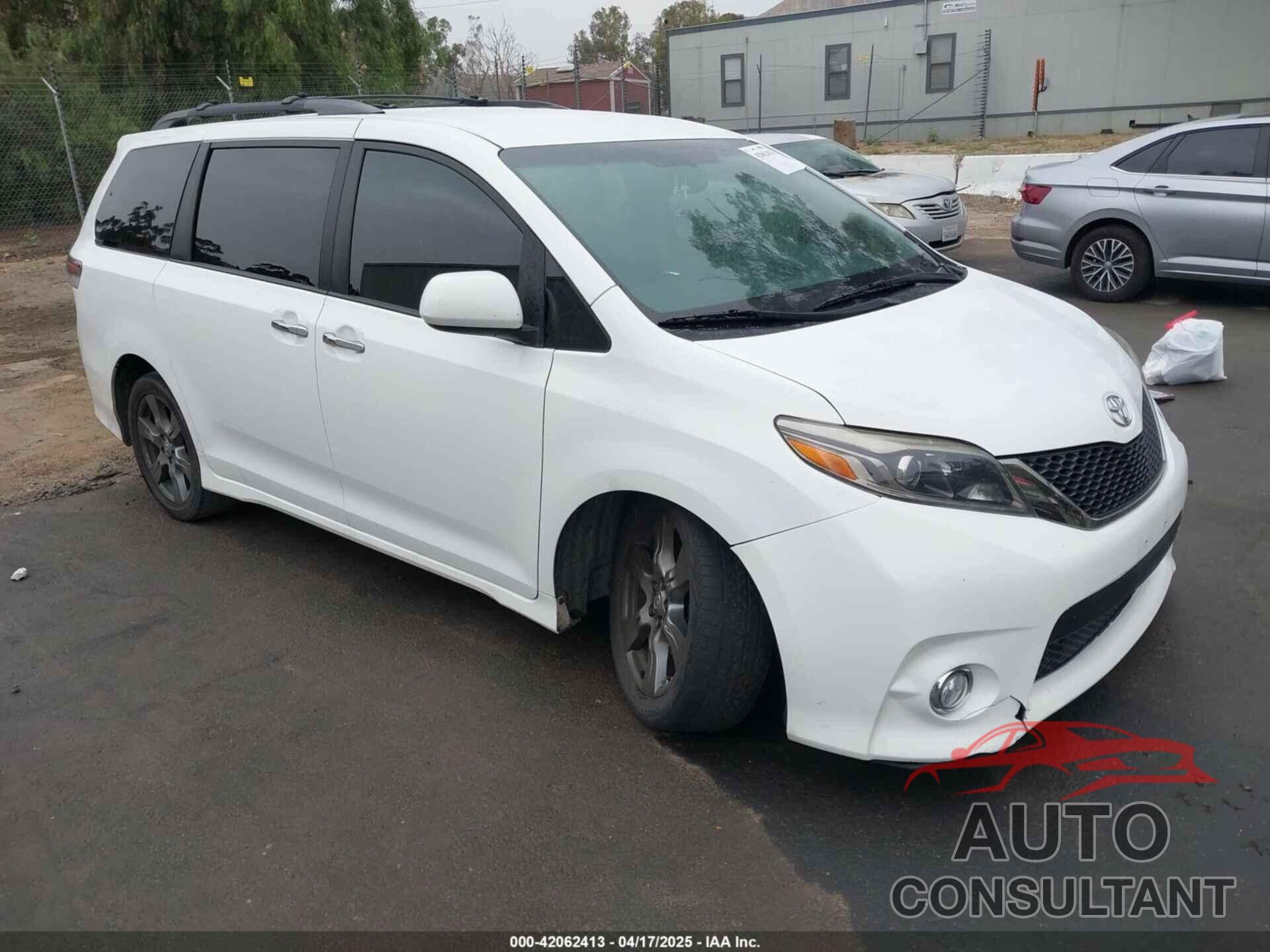 TOYOTA SIENNA 2017 - 5TDXZ3DC8HS787136