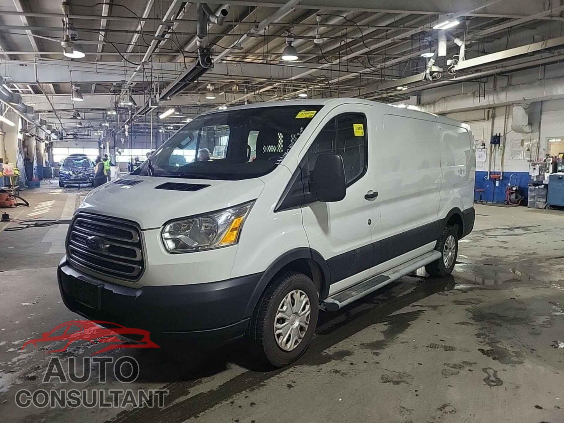 FORD TRANSIT 2019 - 1FTYR1YM2KKB51144