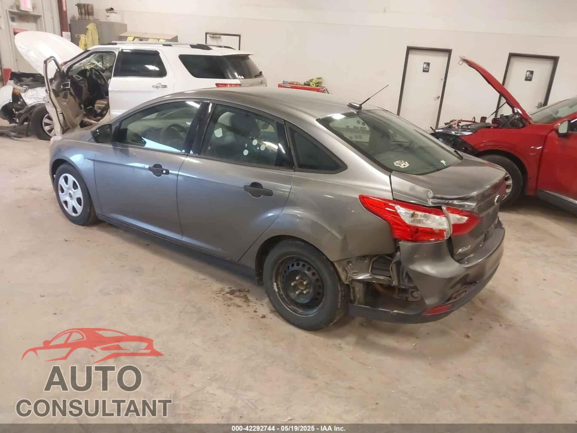 FORD FOCUS 2014 - 1FADP3E26EL406031