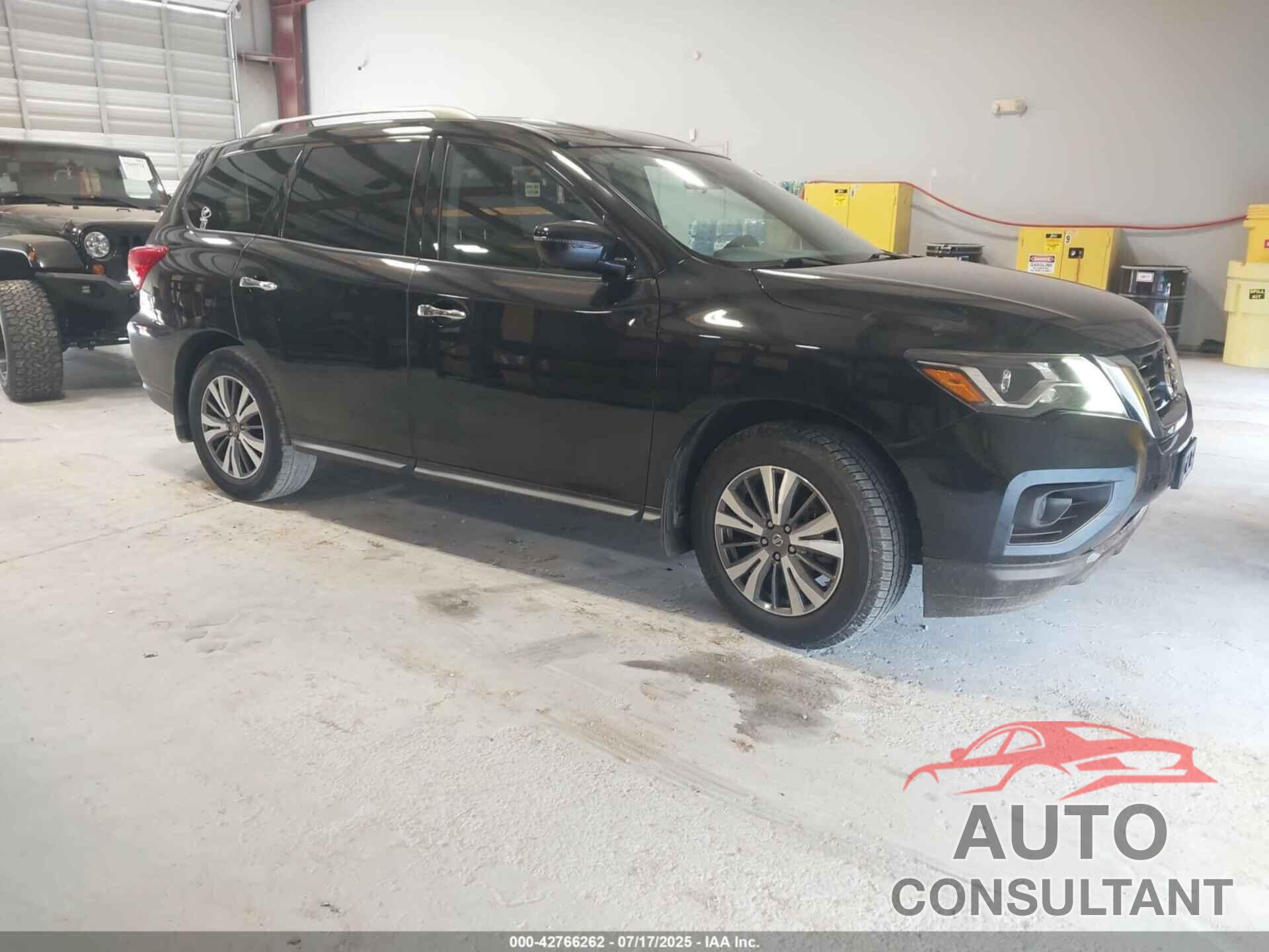 NISSAN PATHFINDER 2017 - 5N1DR2MN5HC684977
