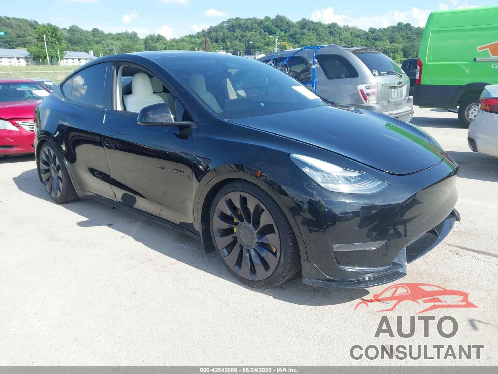 TESLA MODEL Y 2020 - 5YJYGDEE2LF032643