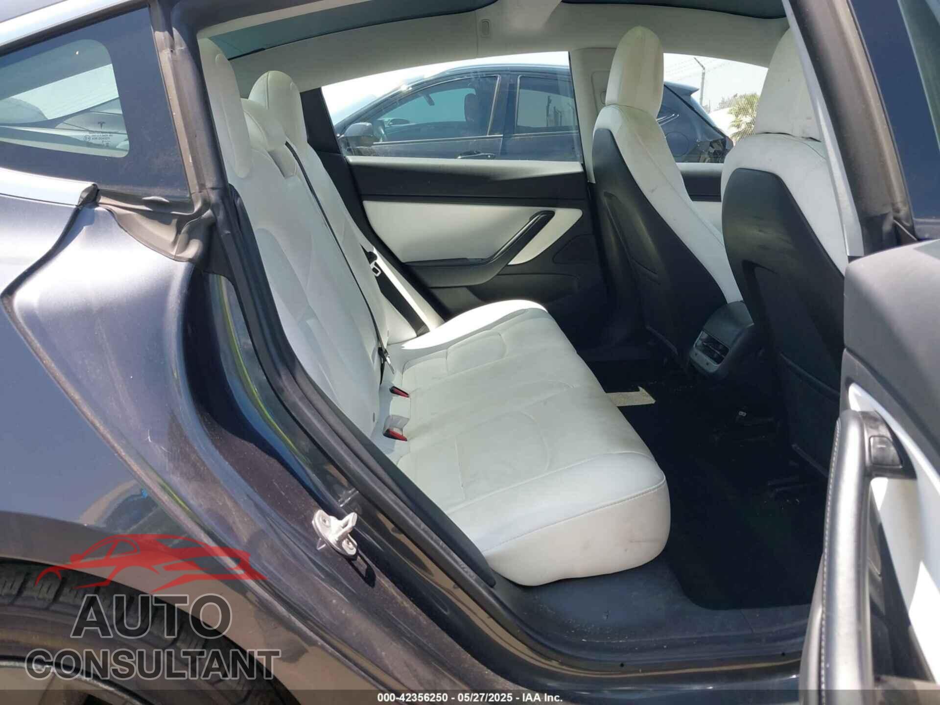 TESLA MODEL 3 2019 - 5YJ3E1EA5KF431539
