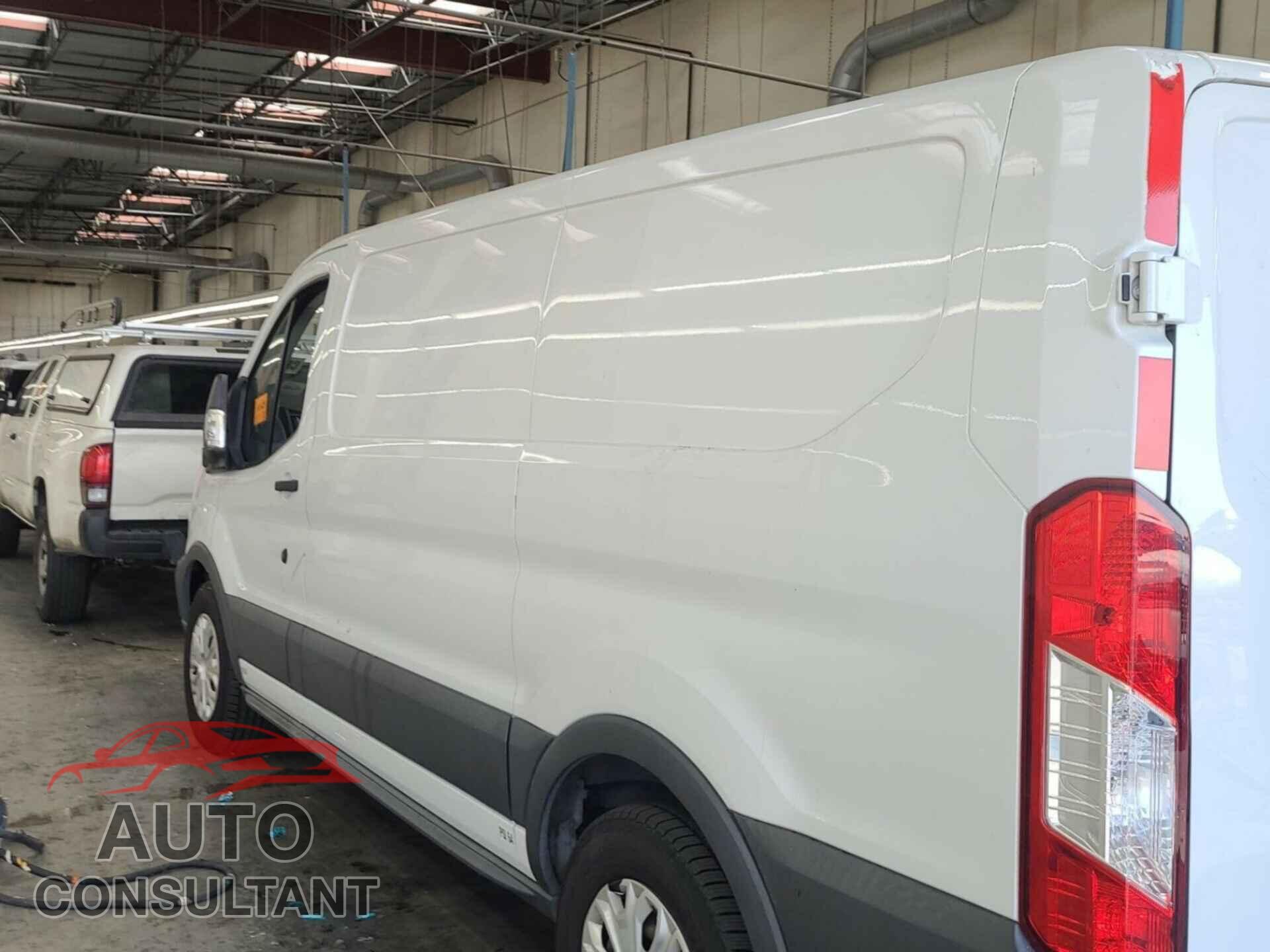 FORD TRANSIT-150 2018 - 1FTYE1YM9JKB52270