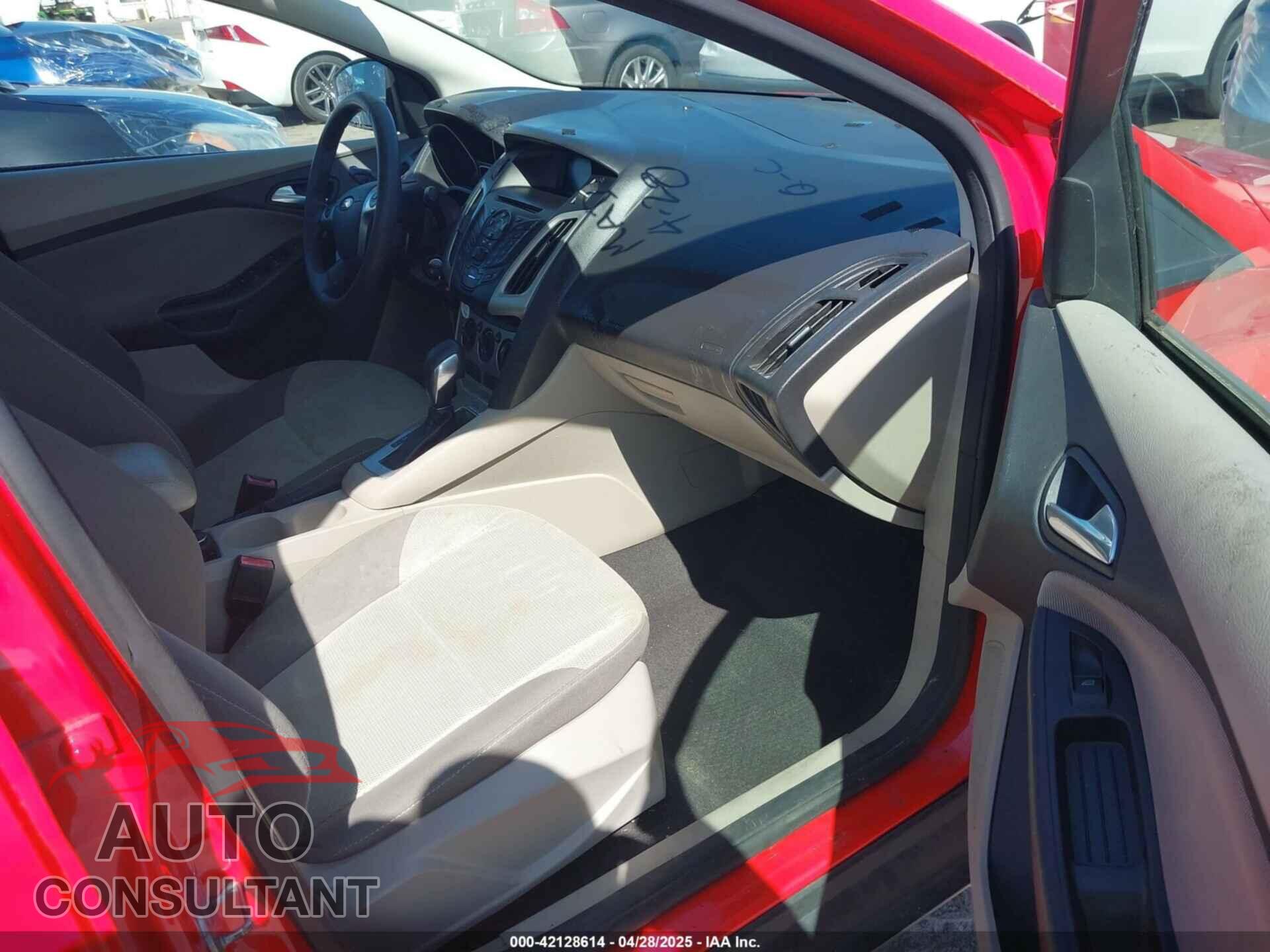 FORD FOCUS 2012 - 1FAHP3F27CL417875